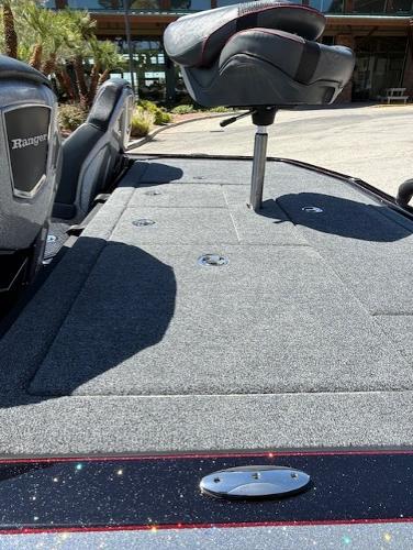 2025 Ranger Z519R Cup-Equipped boat with elevated seat and carpeted deck.
