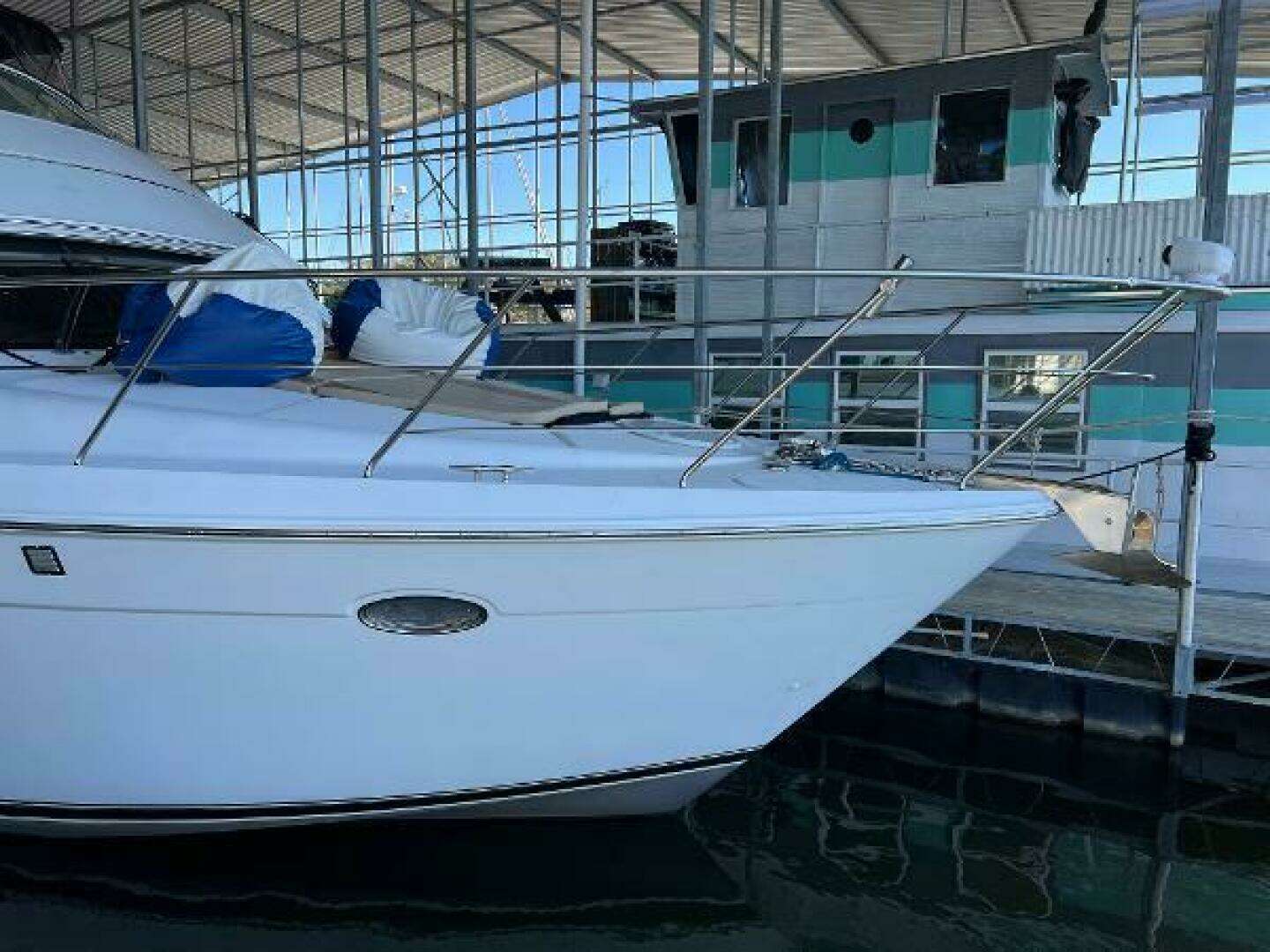 2001 Carver 450 Voyager Pilothouse - Image 4