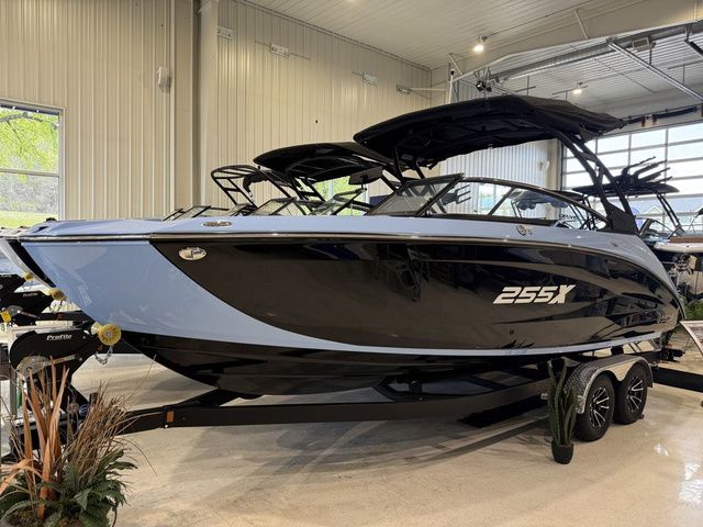 2025 Yamaha Boats 255XD