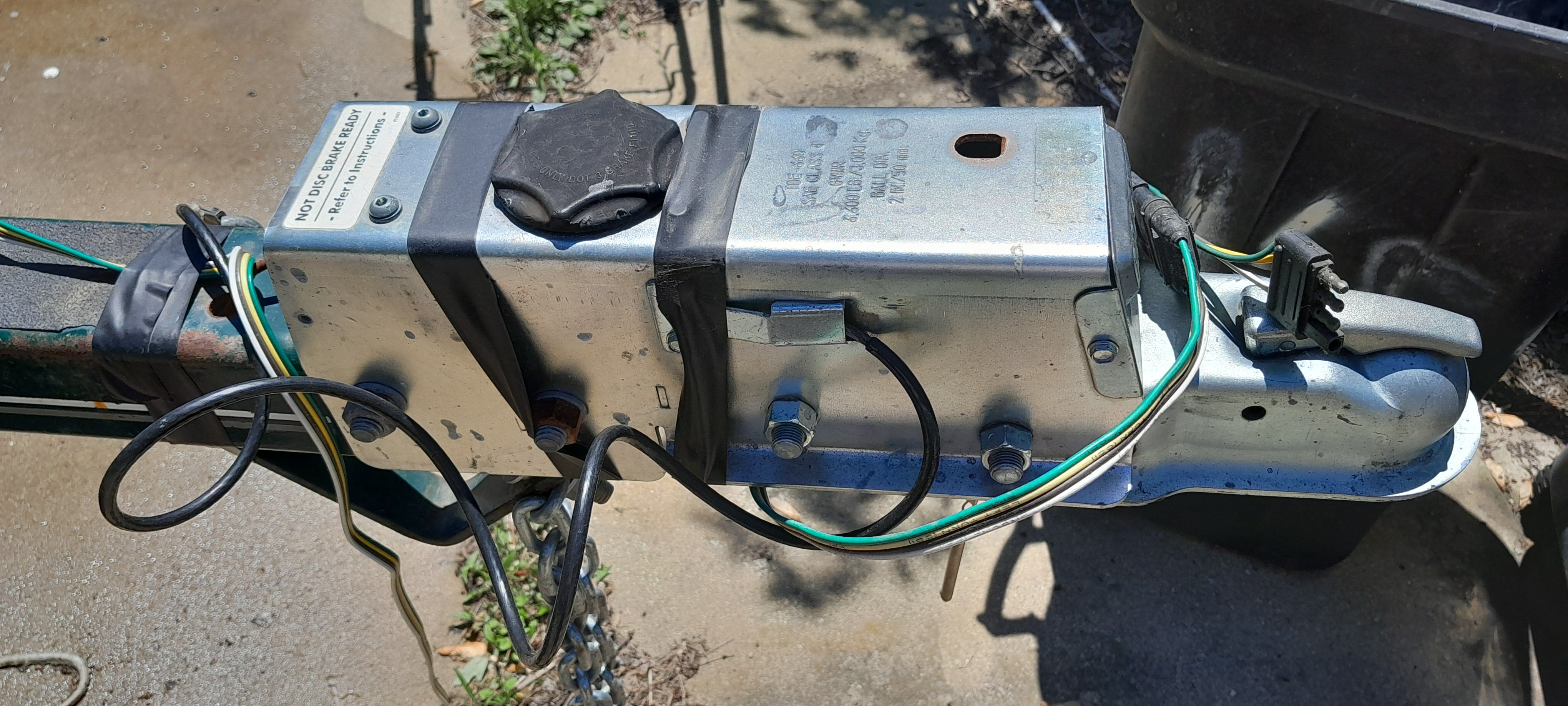 Trailer hitch of a 1995 Four Winns 205 Sundowner boat.