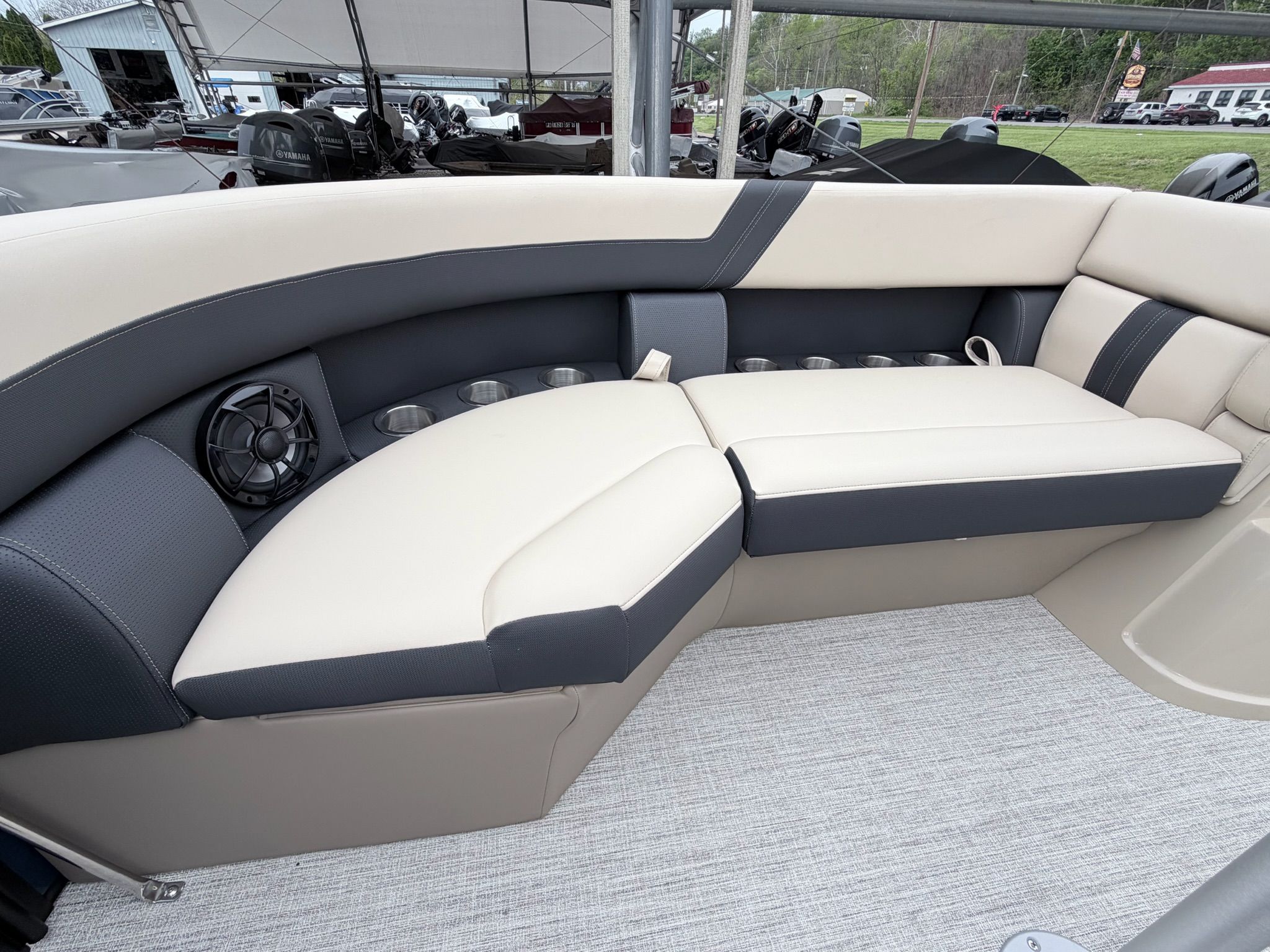 2026 Berkshire 24E CTS 3.0 Tritoon - 4