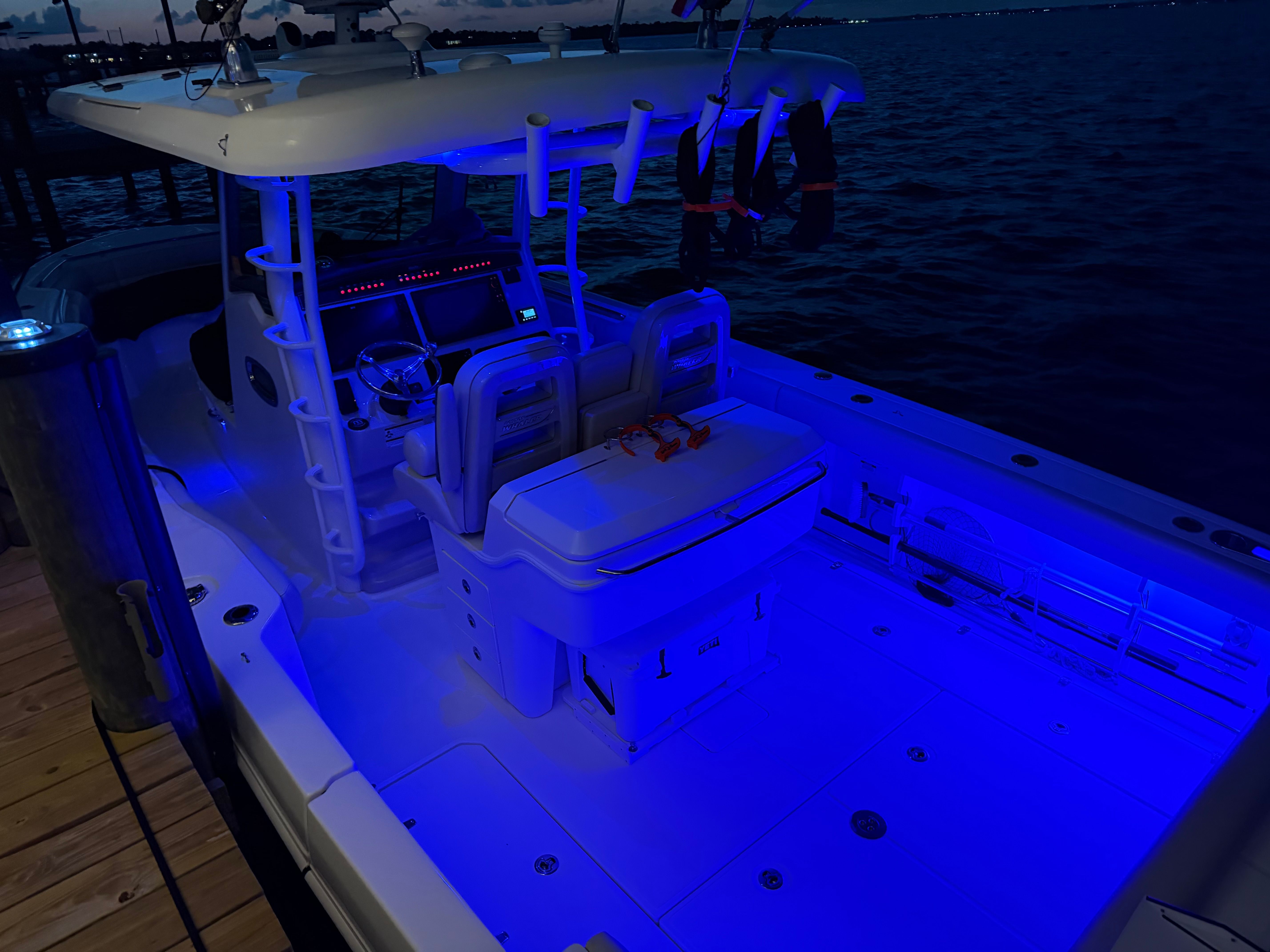 2021 Boston Whaler 330 Outrage - 61