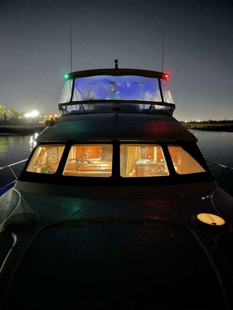 2009 Silverton 52 Ovation - Image 25