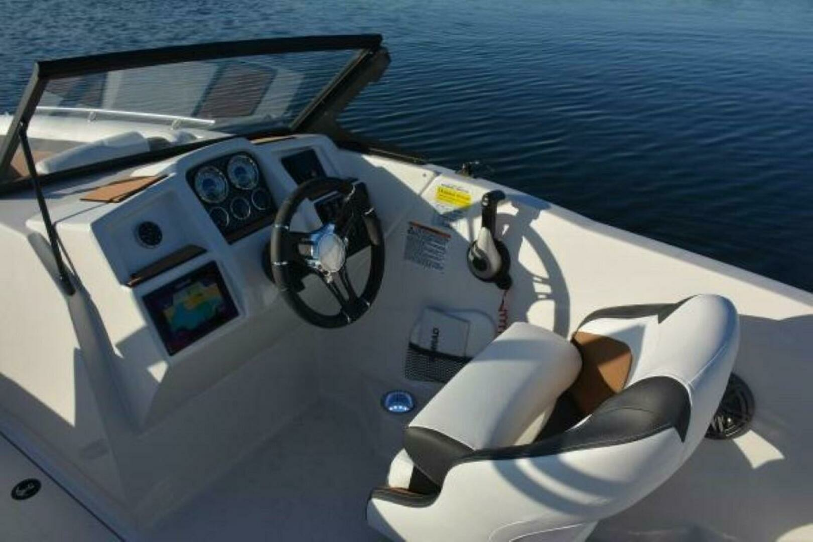 2025 Starcraft SVX 210 OB DC - Image 7