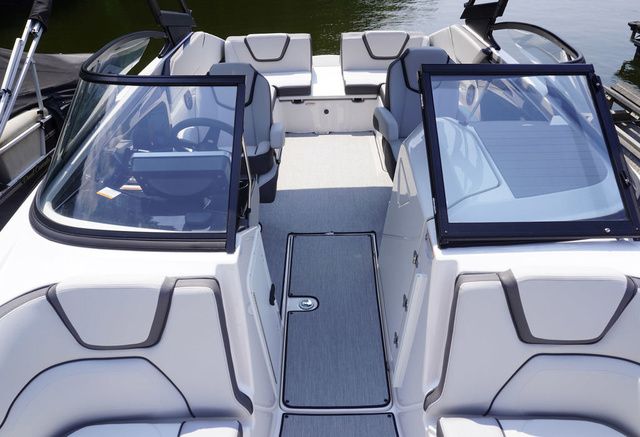 2025 Yamaha Boats AR250 - 29
