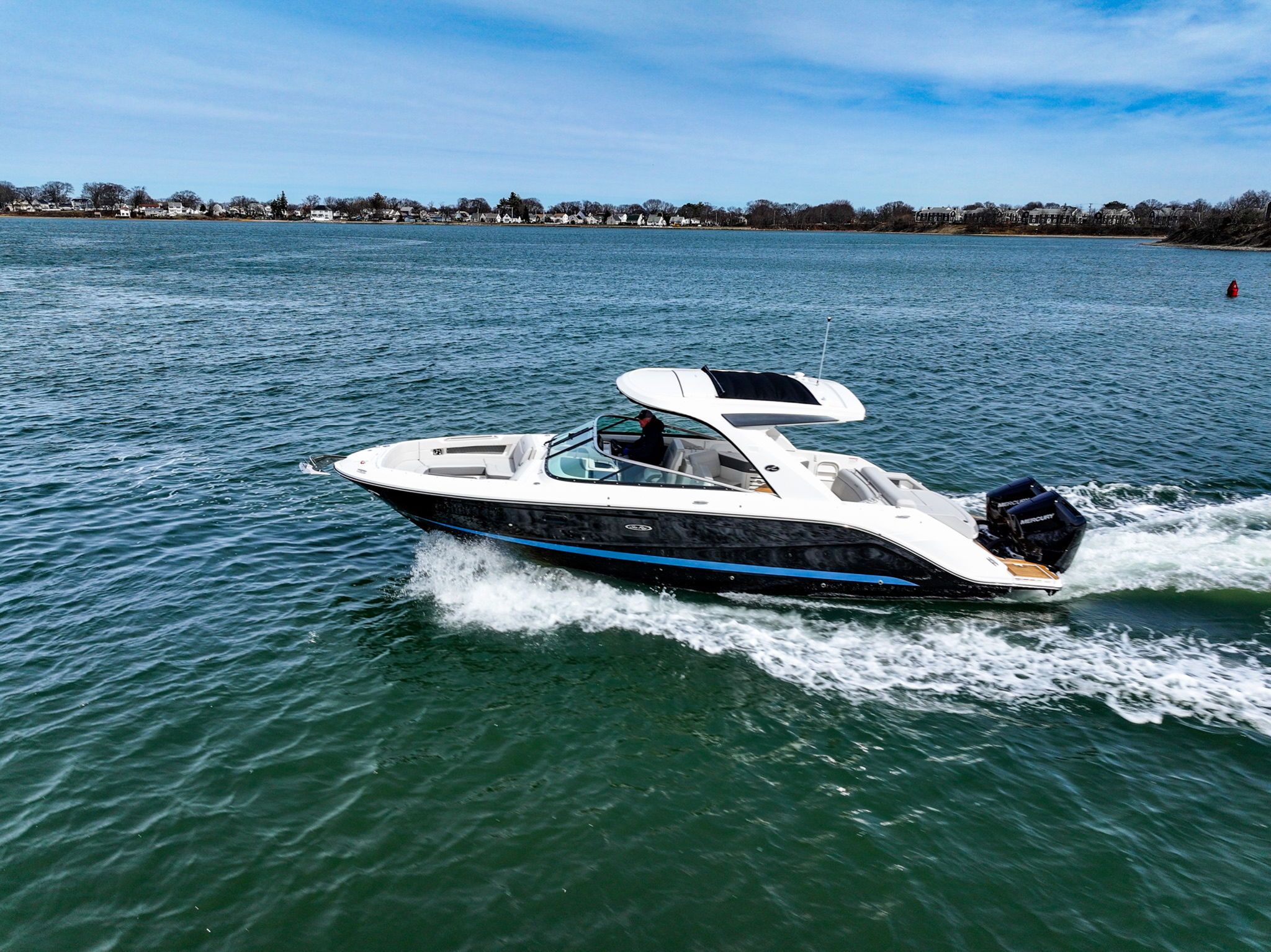 2026 Sea Ray SLX 310 Outboard