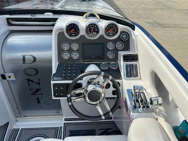 2008 Donzi 35 ZR - 13