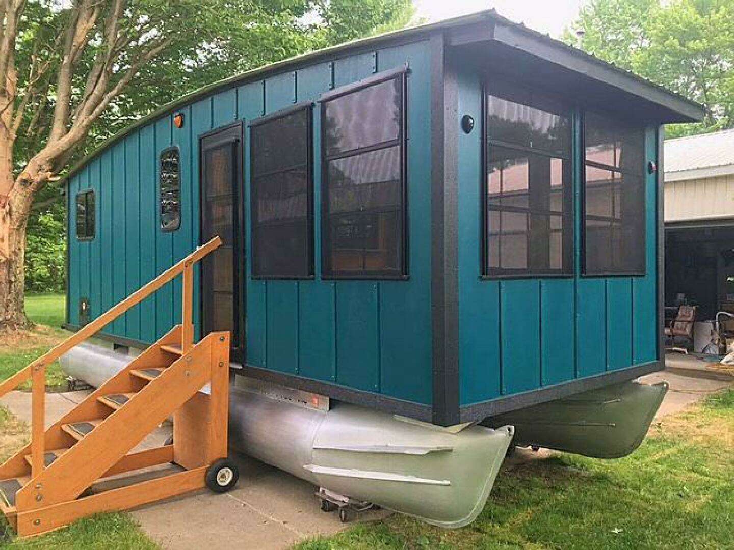 2023 Custom 25 Hadlee Houseboat - Image 3