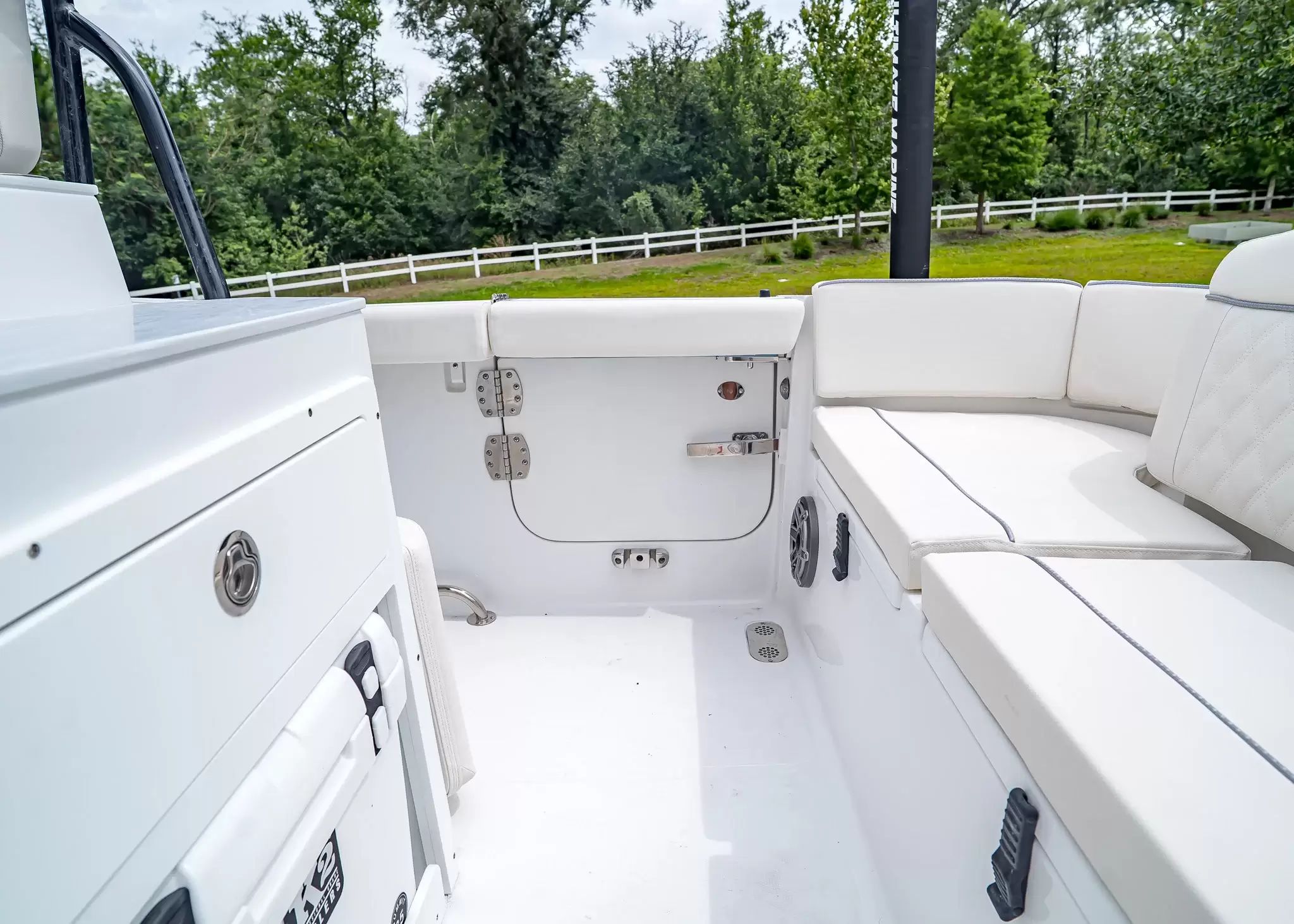 2027 Sea Hunt Ultra 255 SE - 8