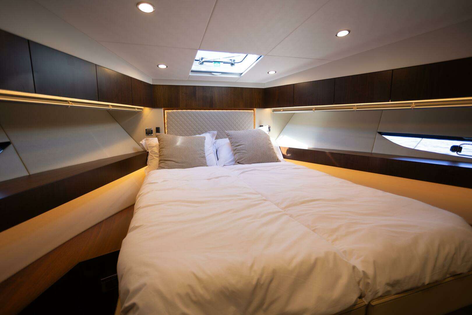 2025 Fairline Squadron 50 - Image 23