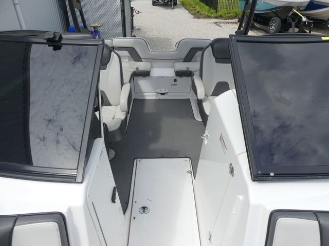 2019 Yamaha Boats AR240 - 19
