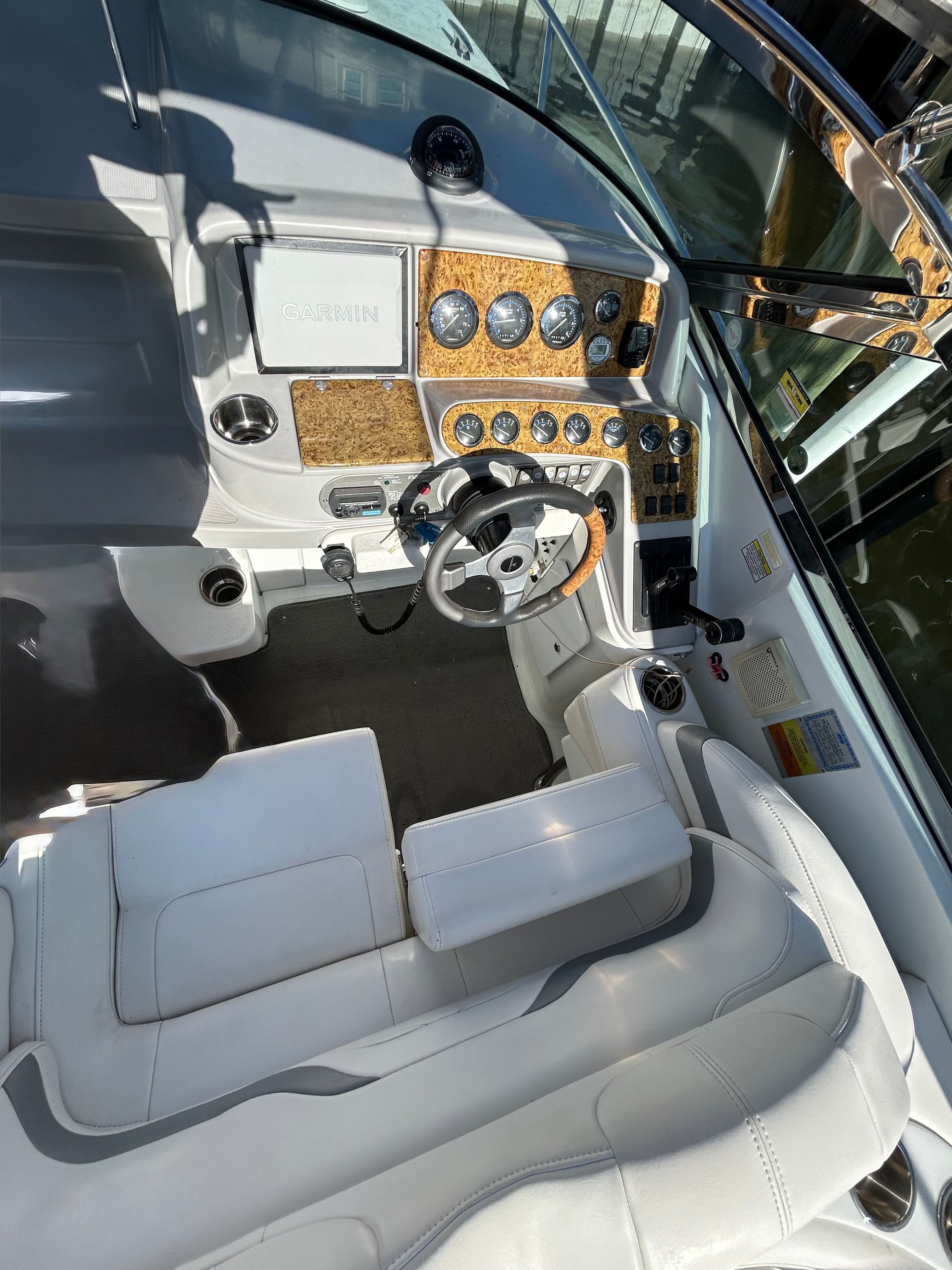 2007 Formula 330 Sun Sport - 11