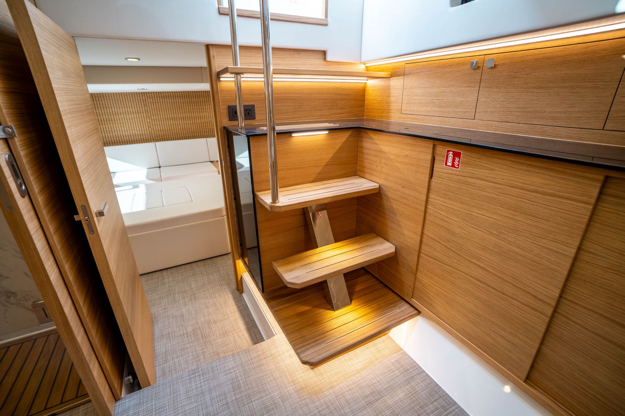 2025 De Antonio Yachts D50 OPEN - 41