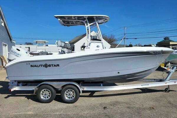 2025 NauticStar 222 Offshore