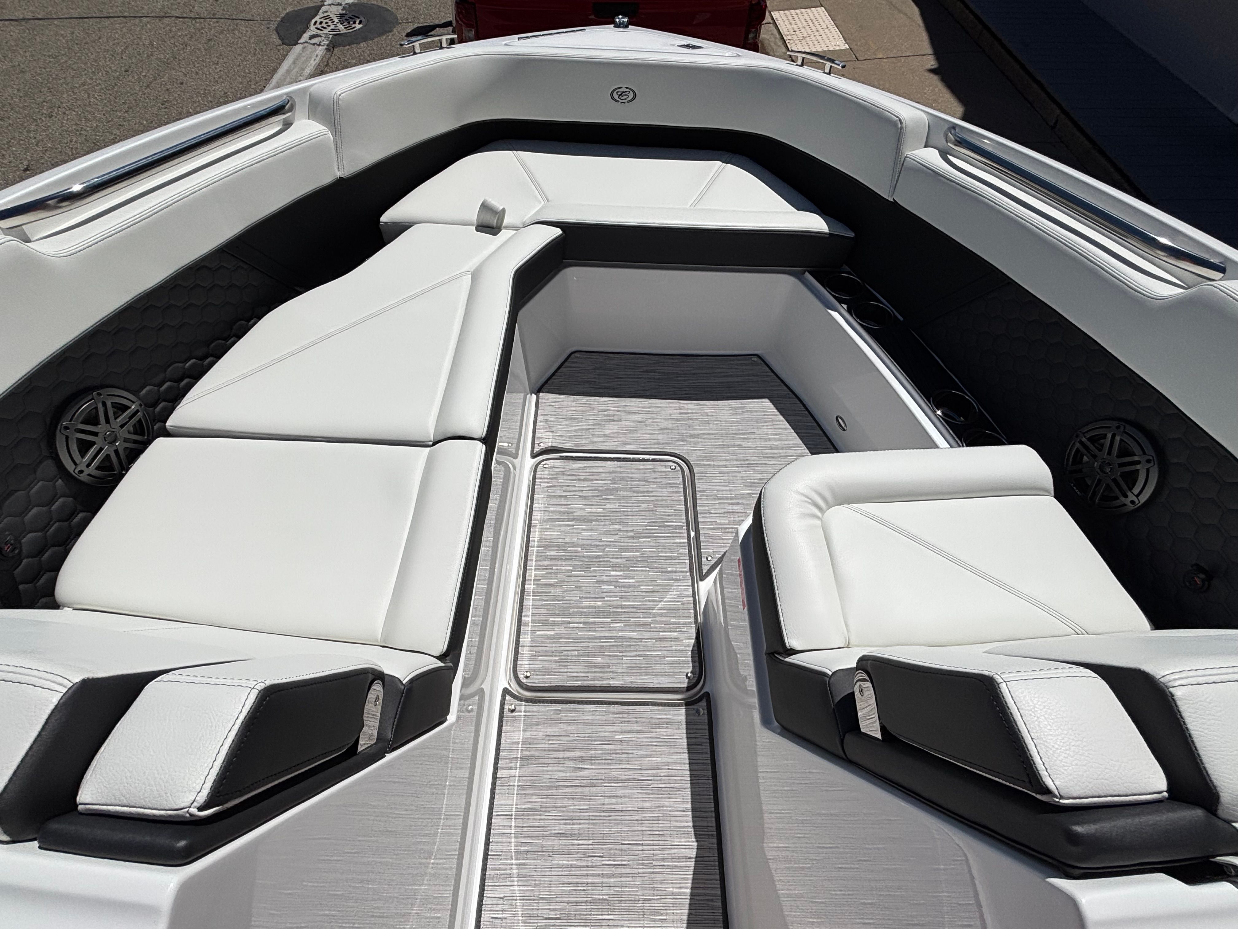 2026 Cobalt R8 Surf - 14