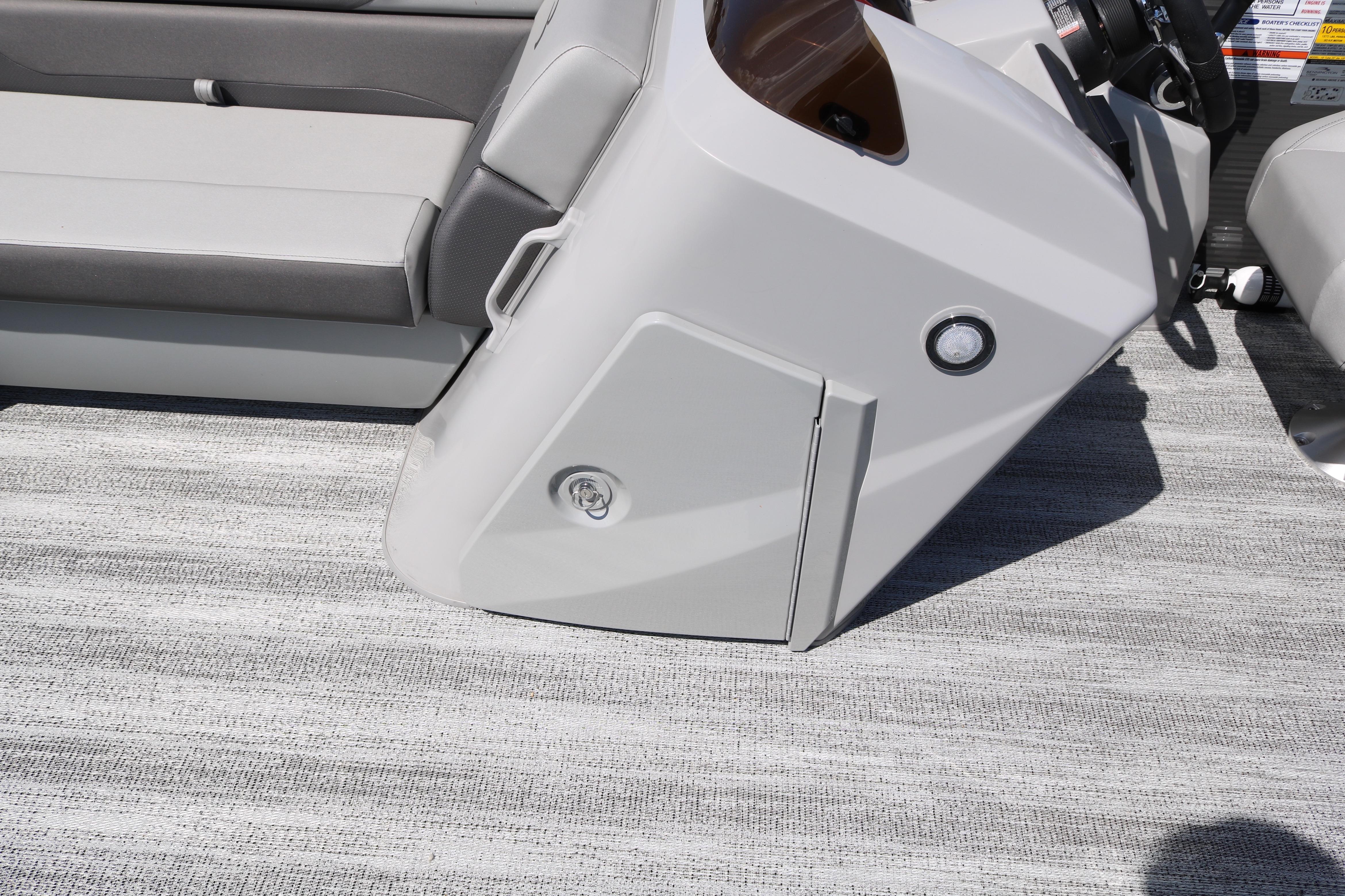 2026 Bennington 20SXSNP REAR FISH boat interior with sleek console and seating.