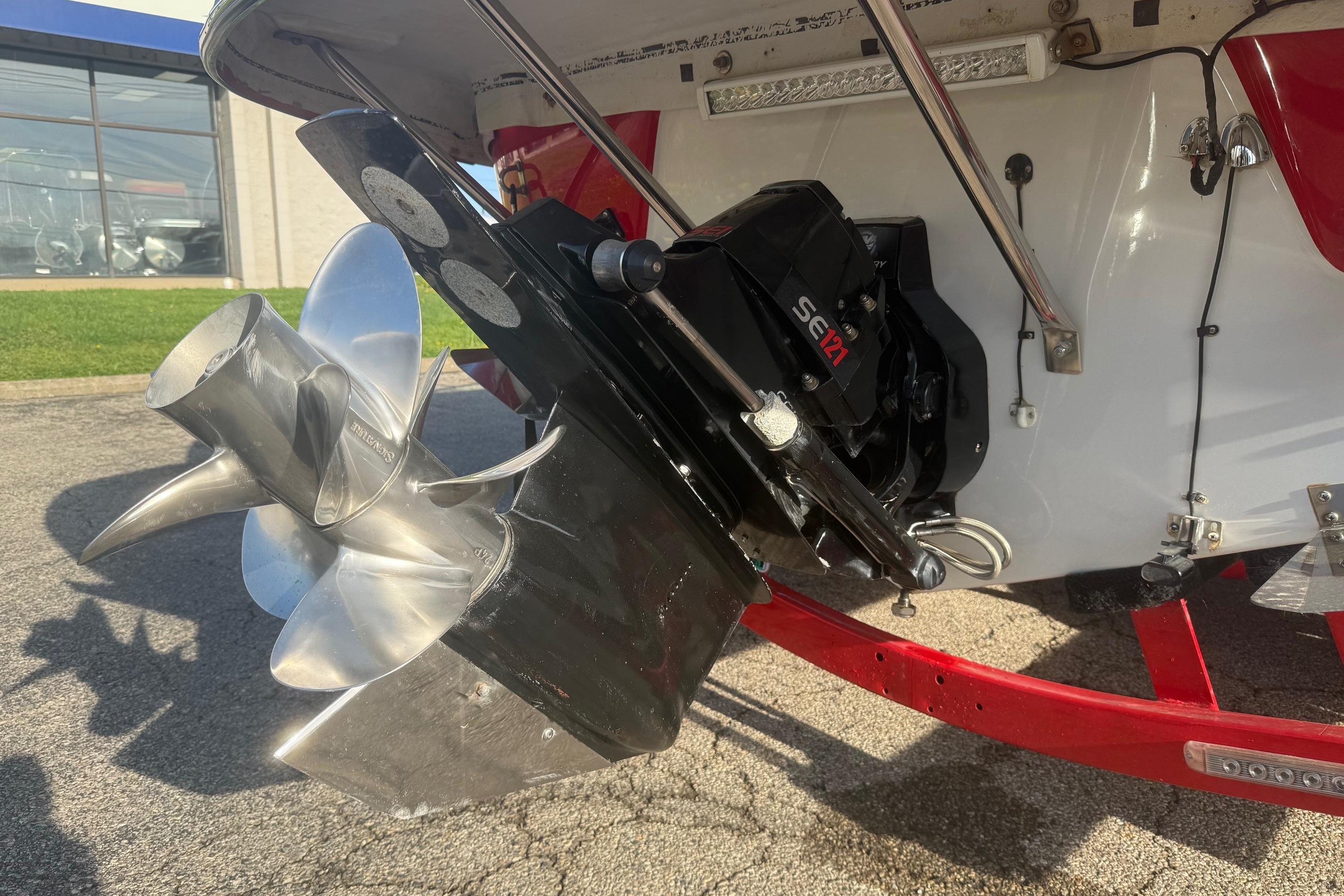 2005 Crownline 270 BR boat with stainless steel propeller and SEI outdrive.