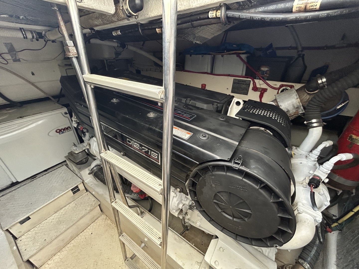 2006 Cruisers Yachts 520 Express - Image 31