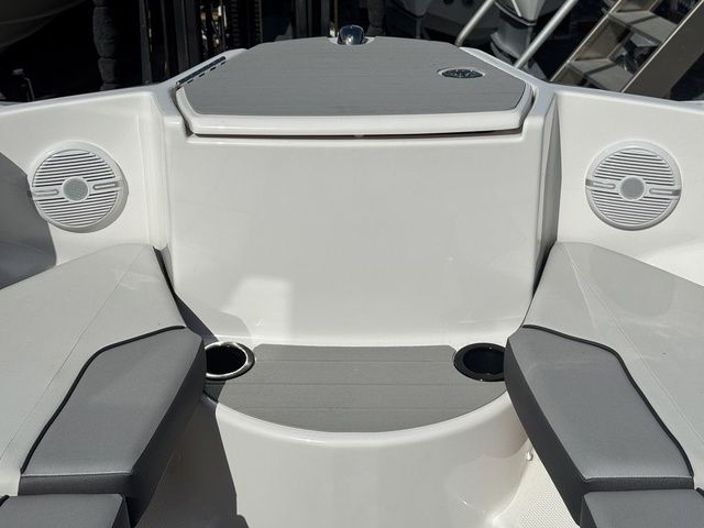2026 Yamaha Boats AR220 - 8