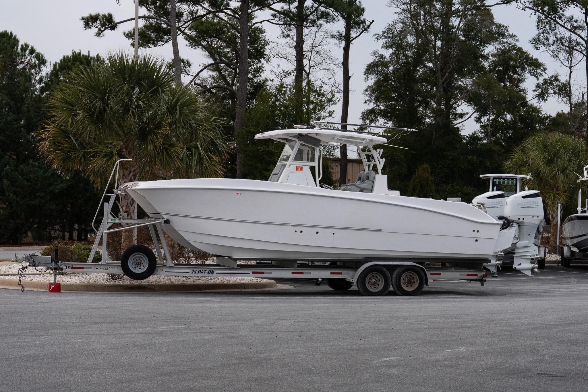 2023 Twin Vee 280 GFX CC