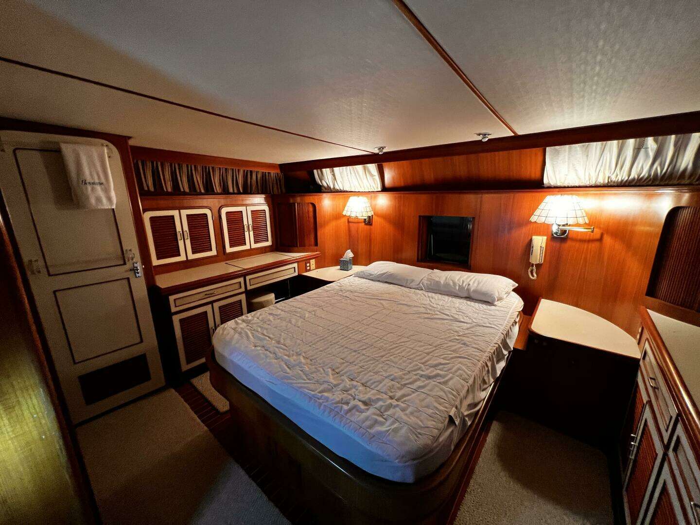 1989 Hi-Star 48 Sundeck - Image 51