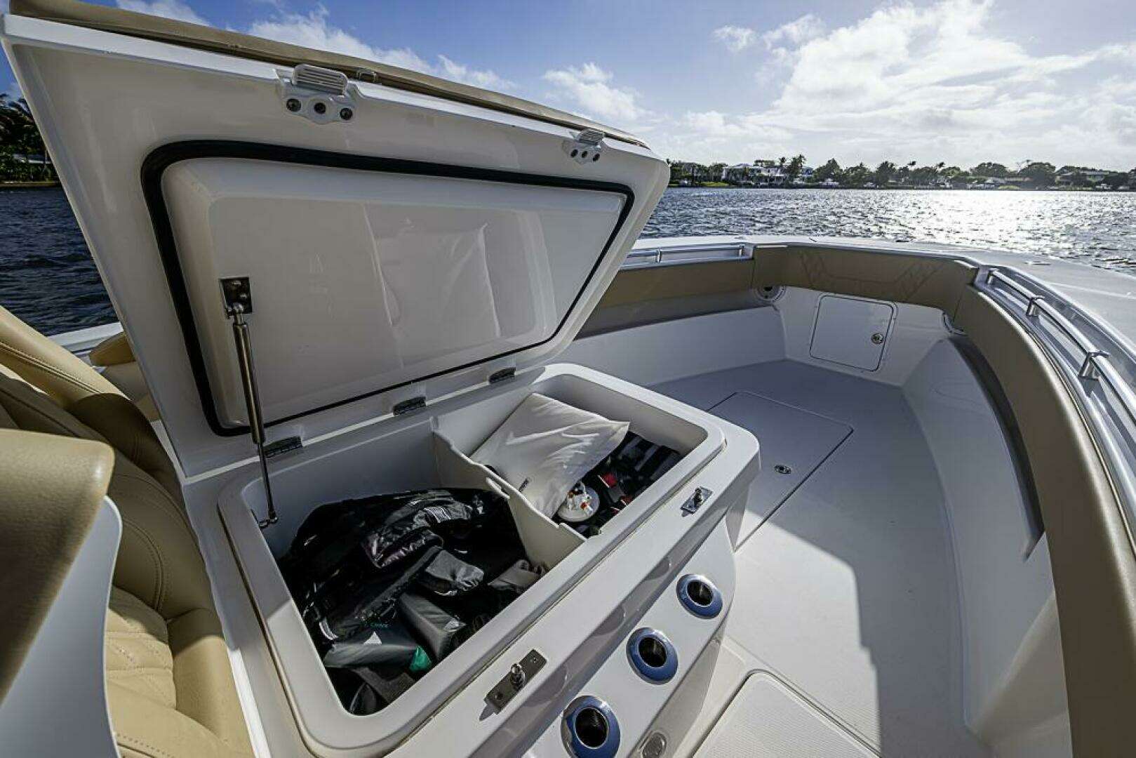 2023 Invincible 33 Open Fisherman - Image 7