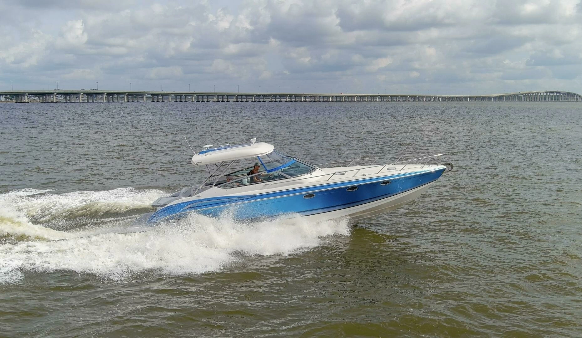 2017 Formula 370 Super Sport - Image 23