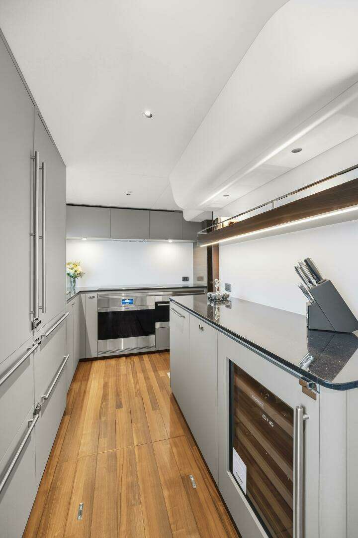 2025 Princess Y95 - Image 34