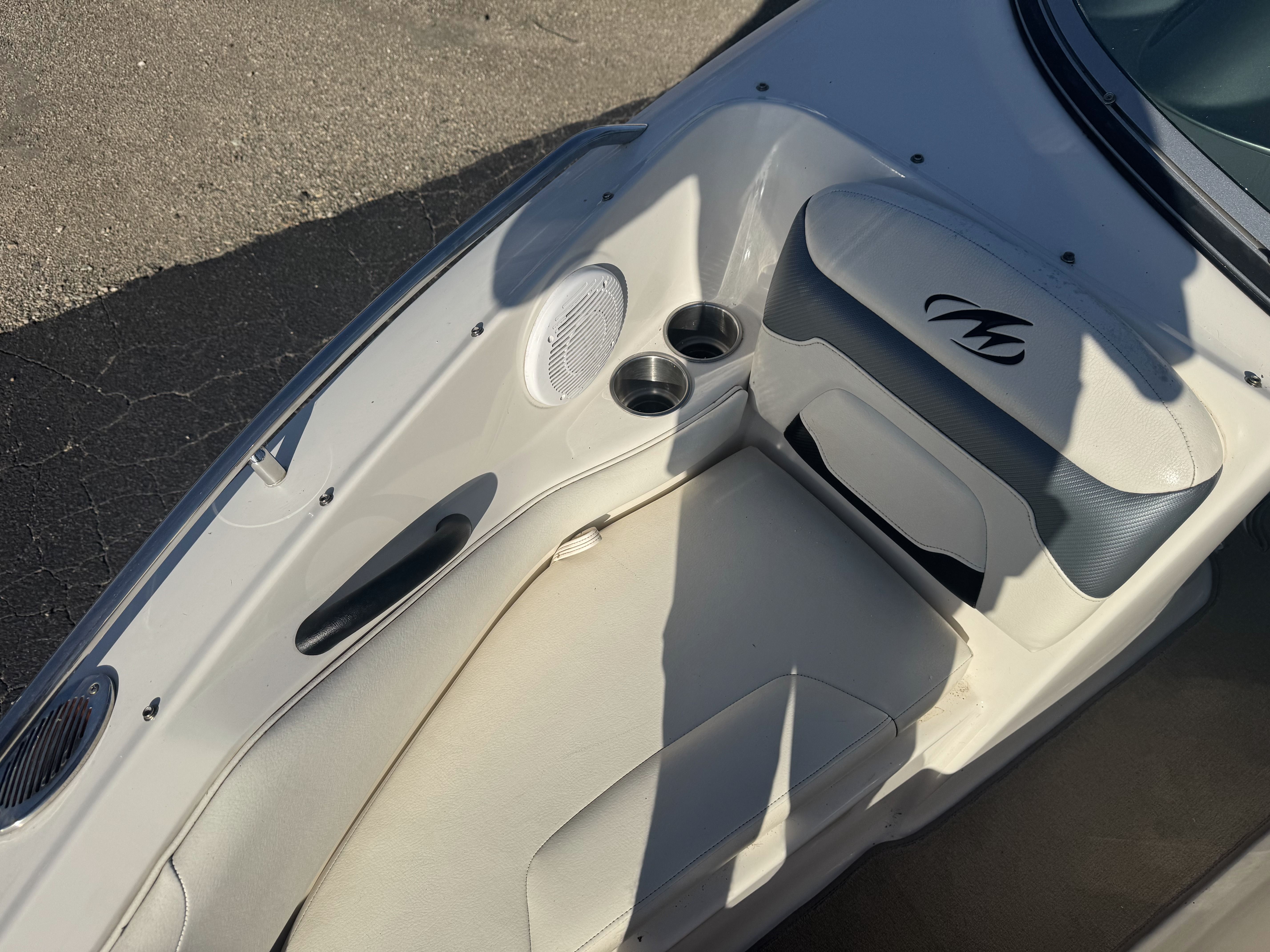 2009 Monterey 194FS - 31