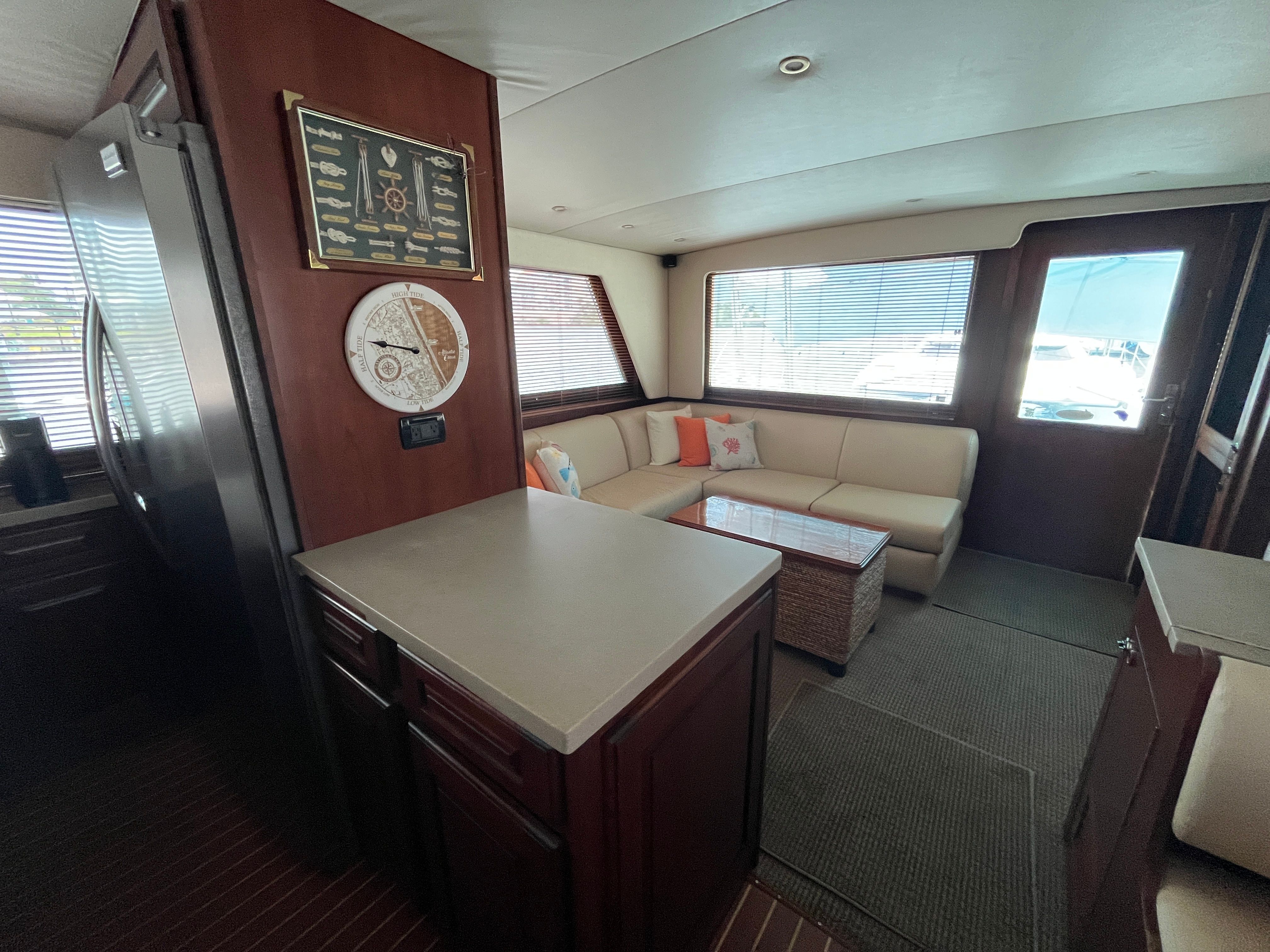 1980 Hatteras 55 Convertable - 20