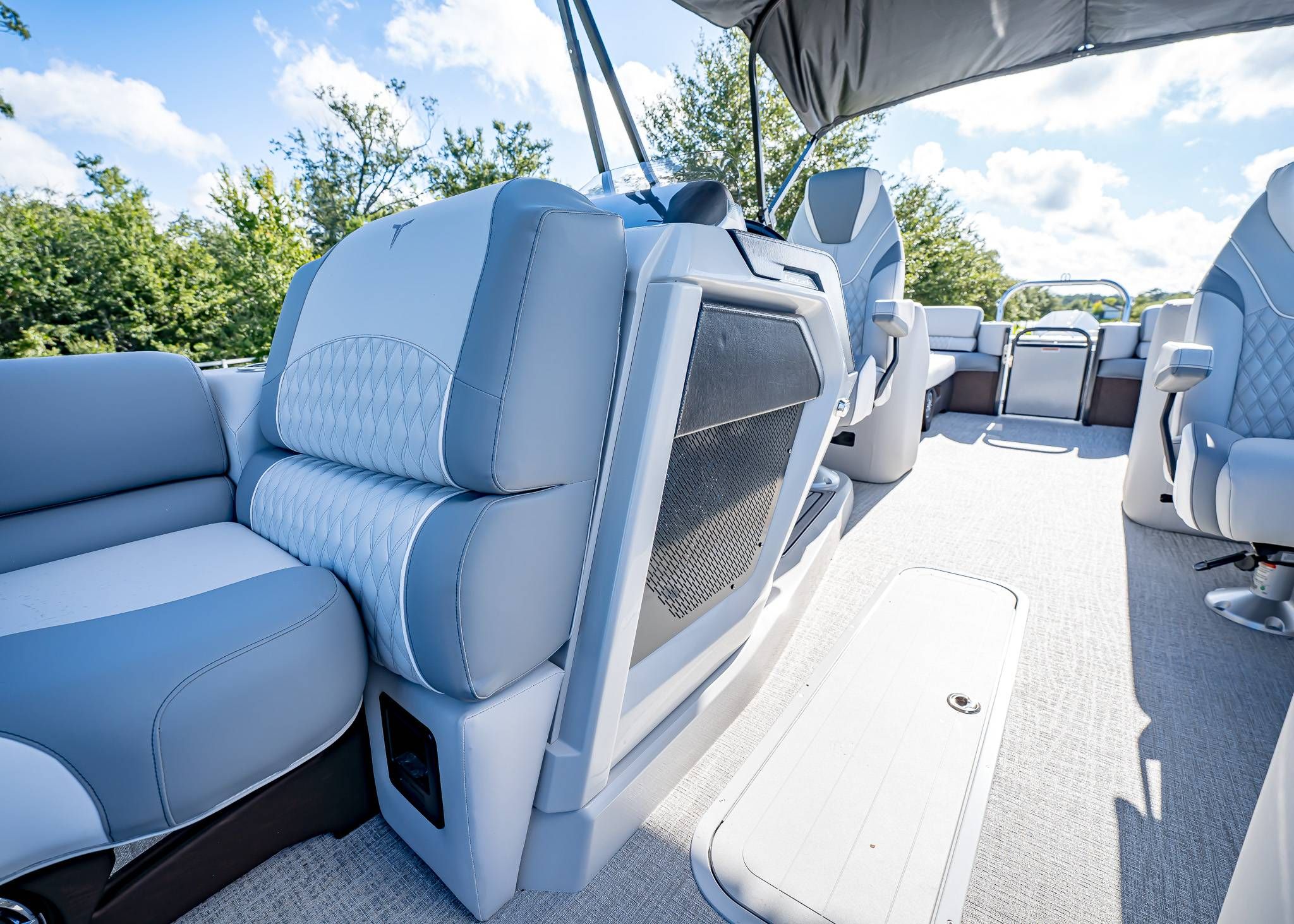 2025 Tahoe Pontoon Cascade 25 Quad Lounge - 12