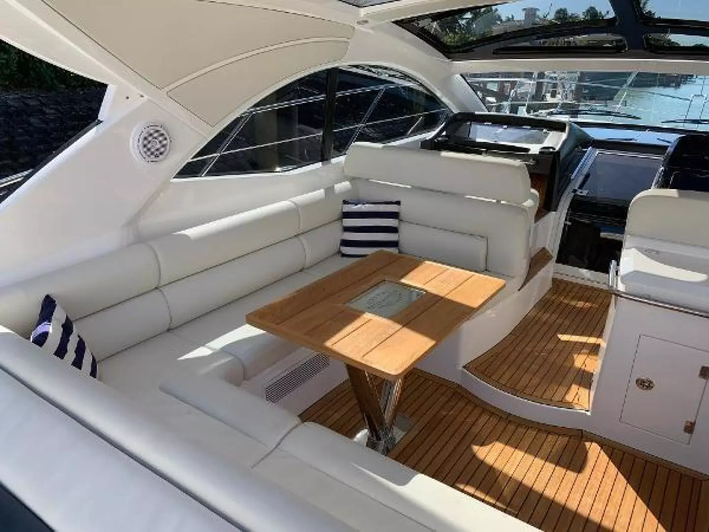 2014 Sunseeker San Remo - Image 5