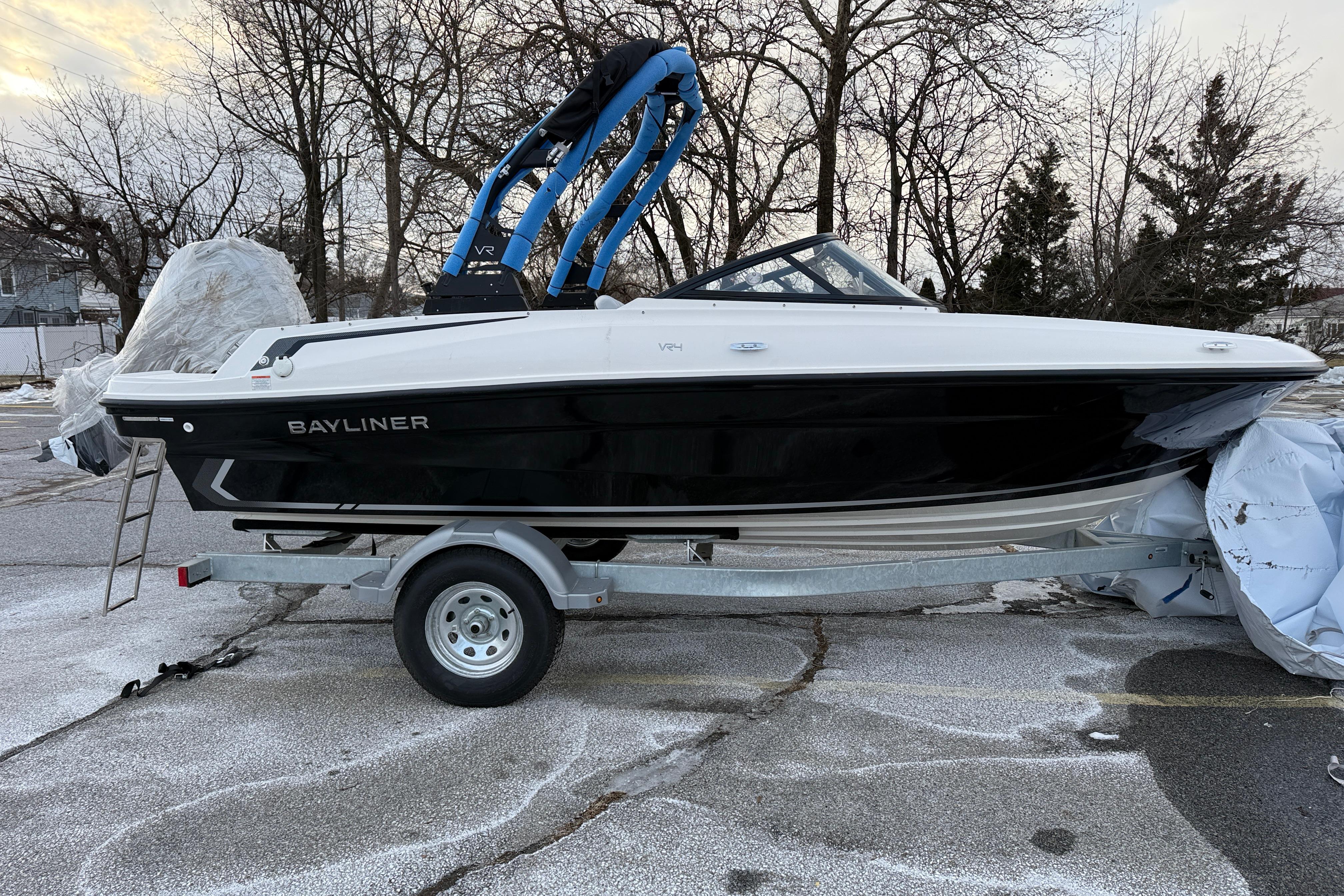 2026 Bayliner VR4 Bowrider OB