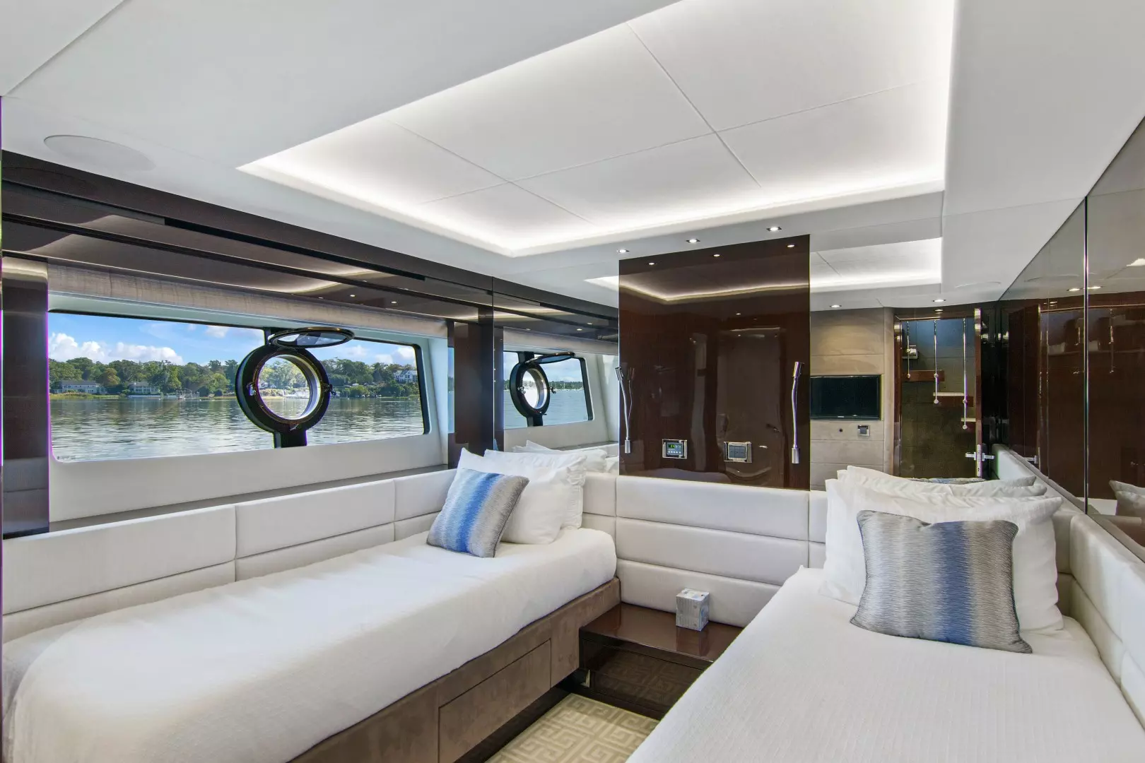 2019 Sunseeker 86 Yacht - Image 43