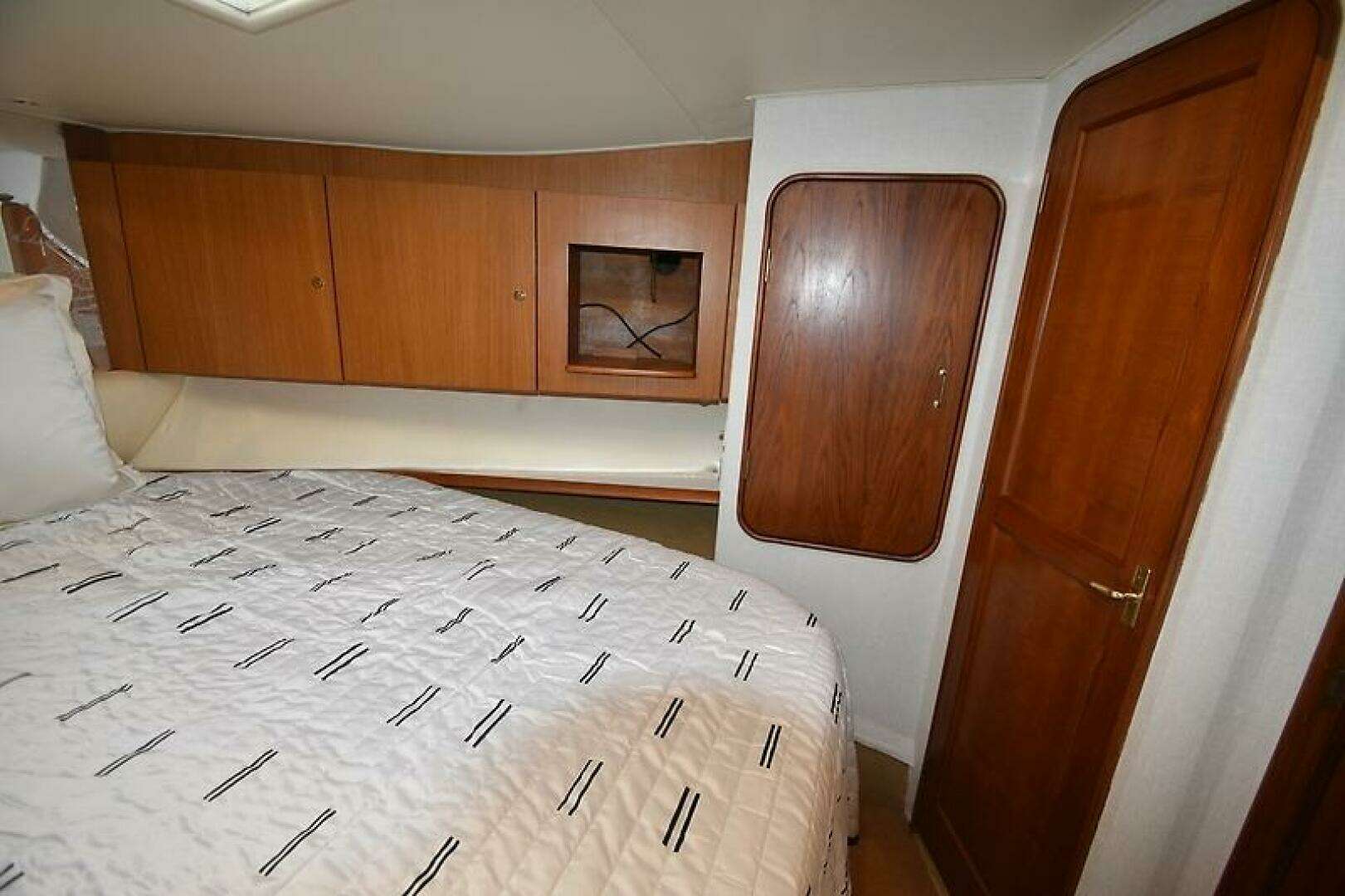 1997 Ocean 48 Convertible - Image 41