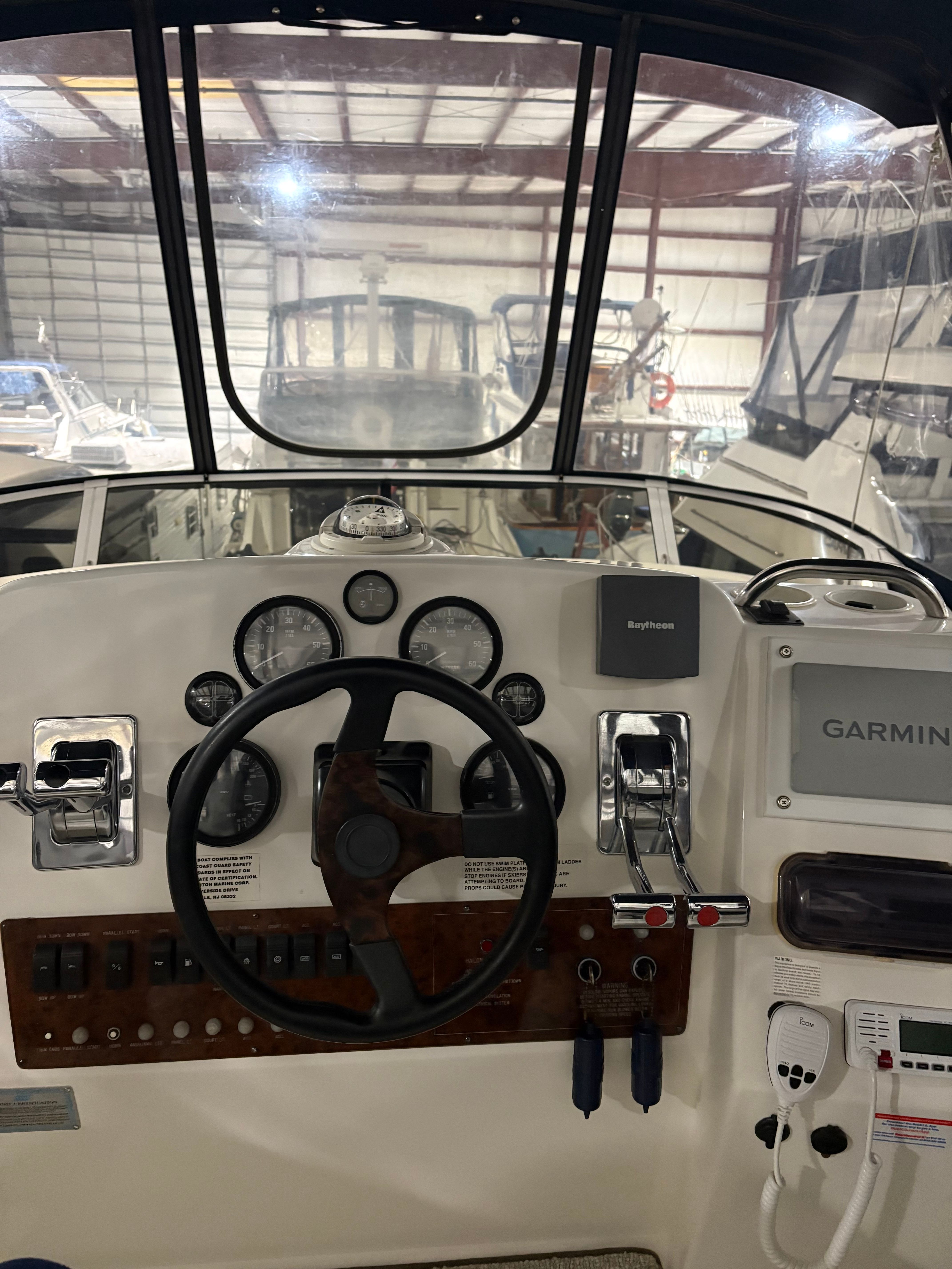 Interior view of Silverton 351 Sedan 2000 helm.