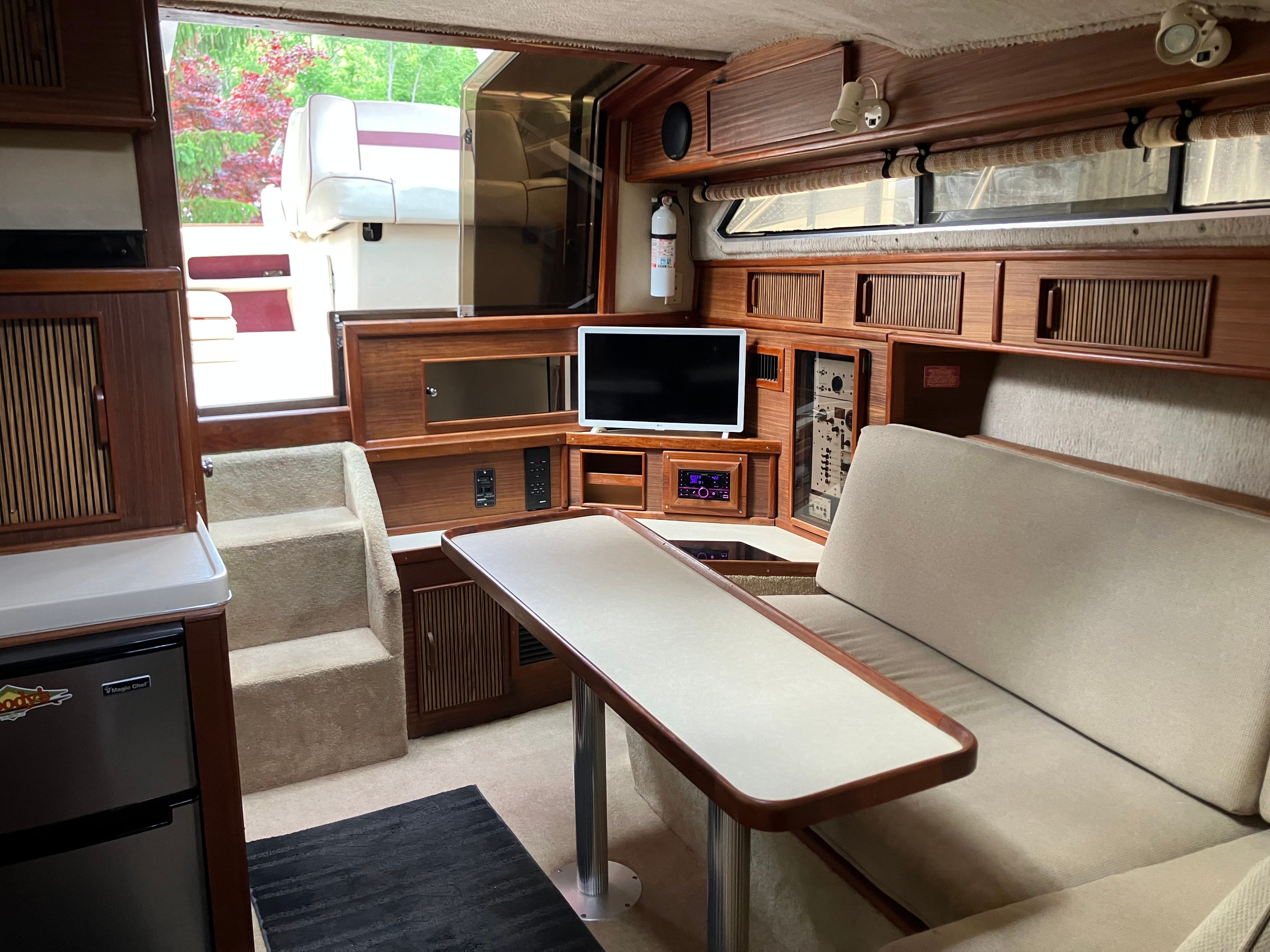 1985 Sea Ray 34 Express Cuiser - 16