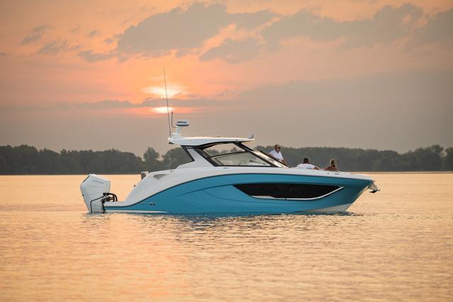 2025 Hurricane Sundeck 3200 OB - Yacht Certified