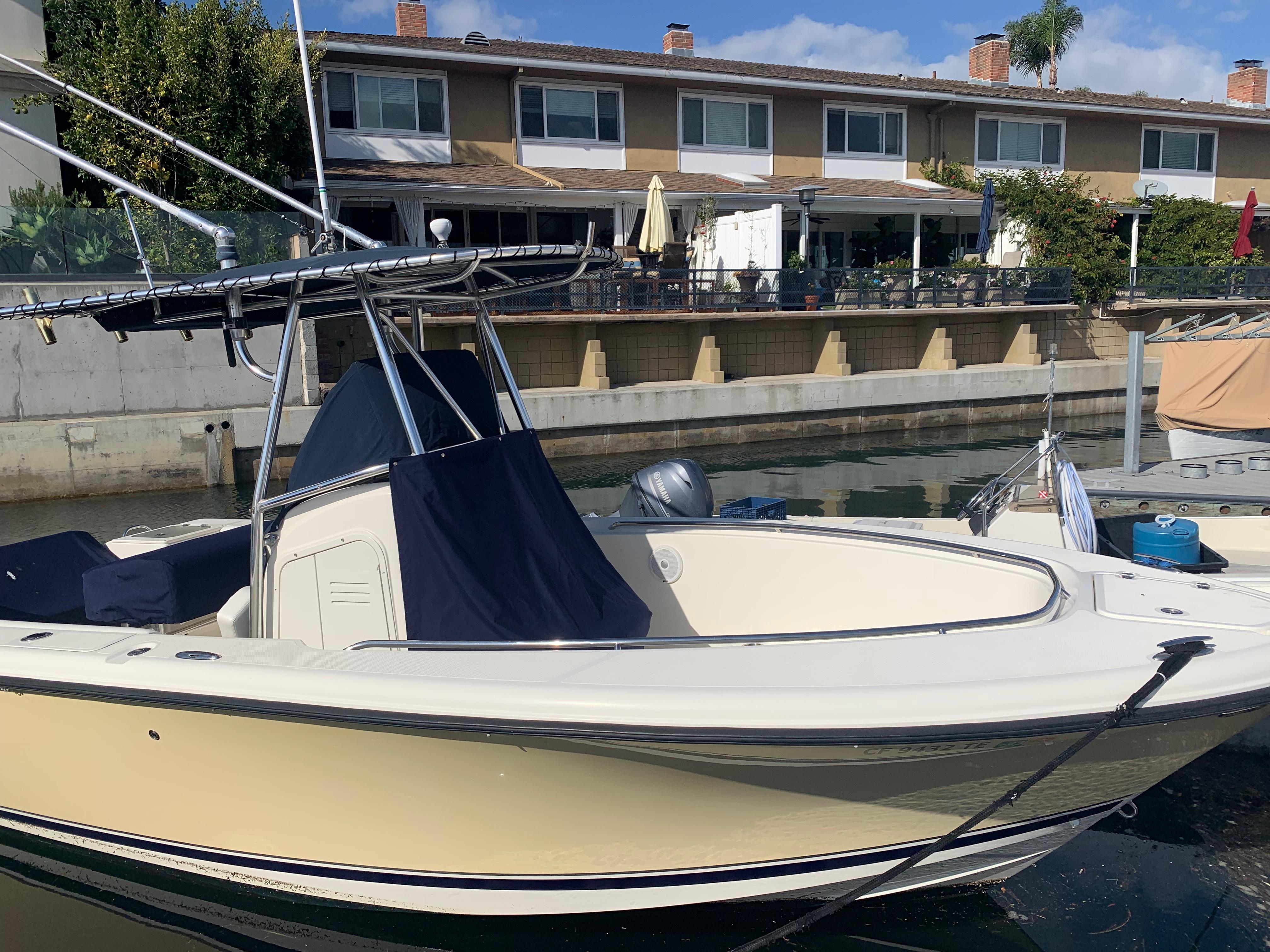 2008 Pursuit C 230 Center Console