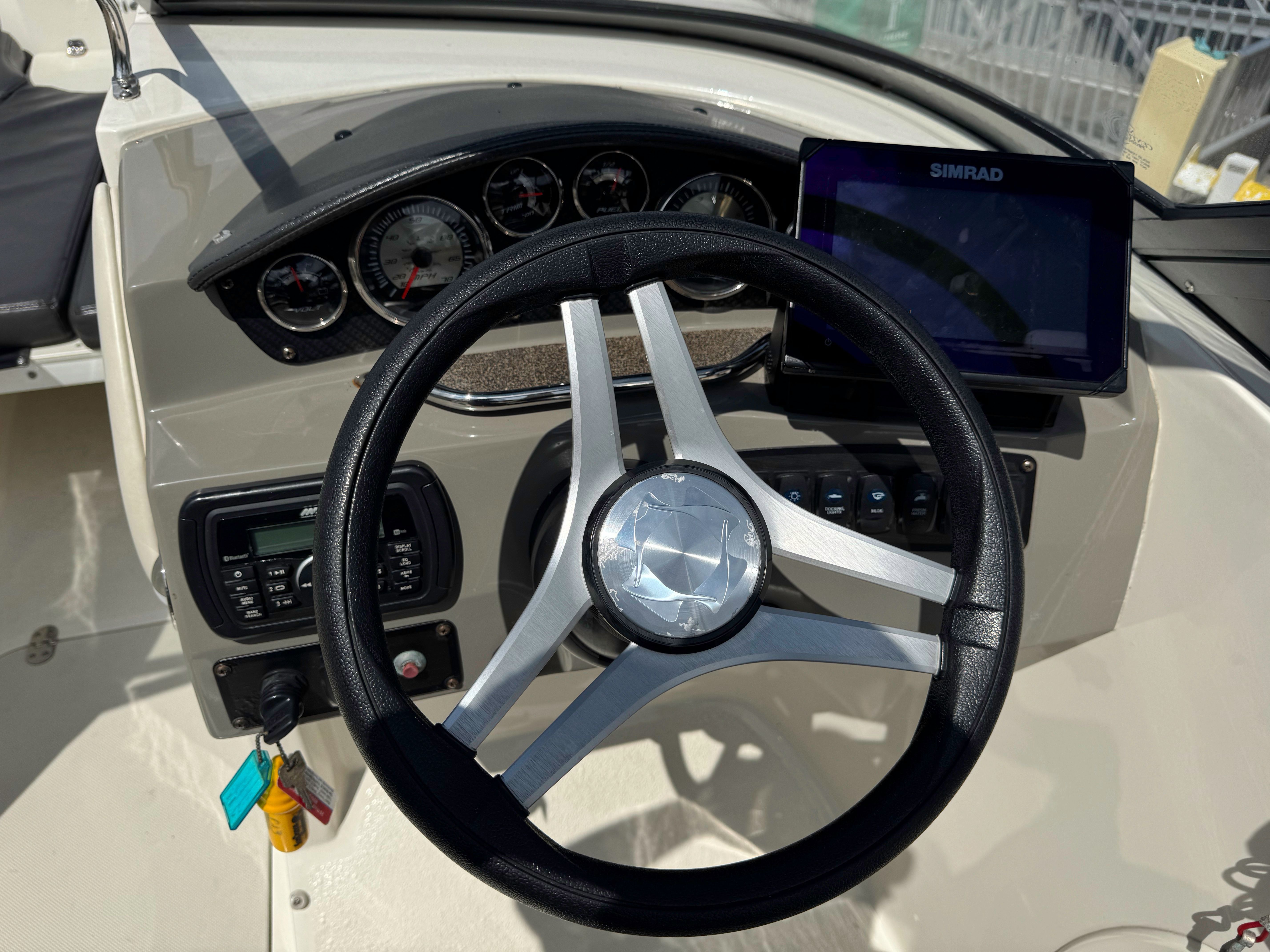 2017 Stingray 214 LR - 15