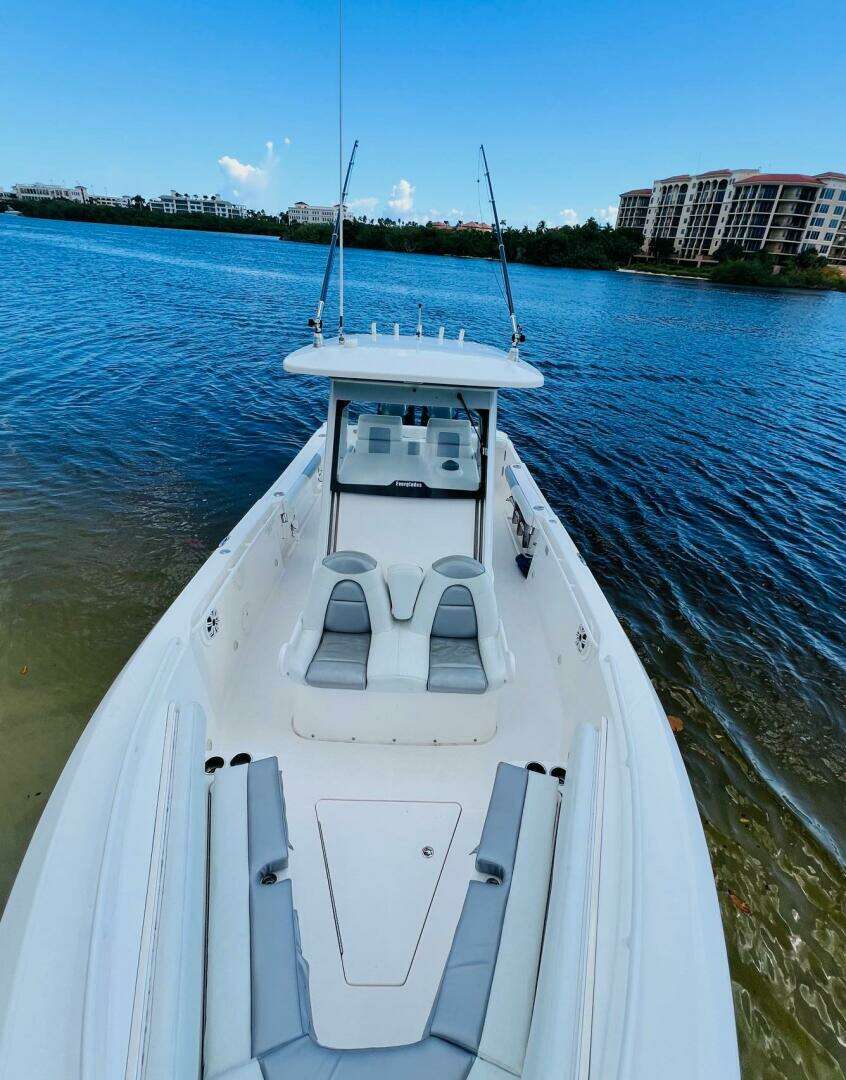 2012 Everglades 295 Center Console - Image 15