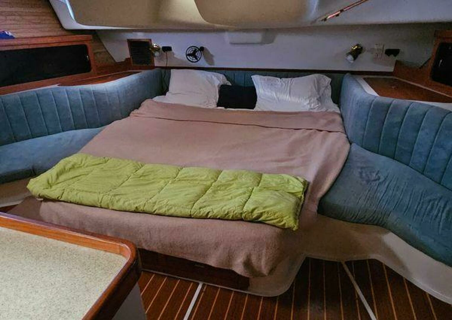 1995 Catalina 400 - Image 31