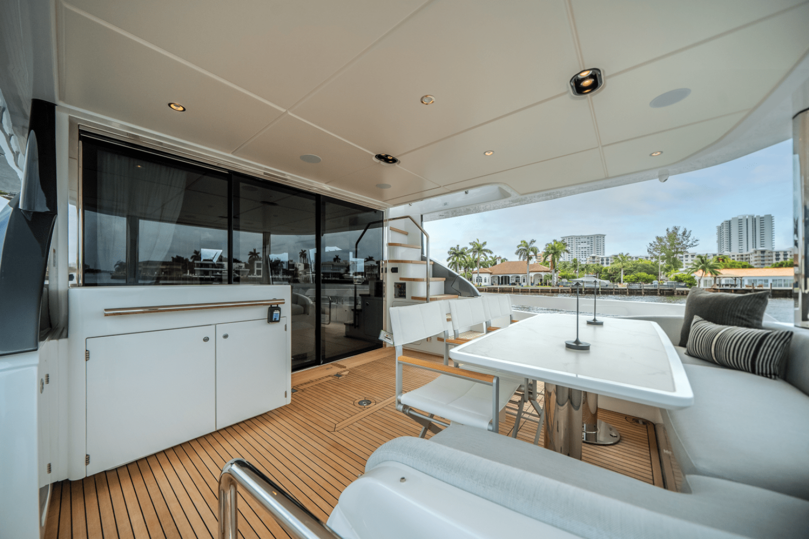 2026 Azimut Fly 78 - Image 11