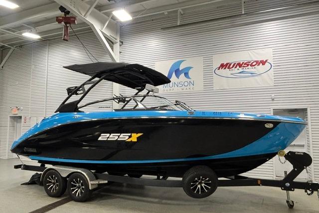2023 Yamaha Boats 255XE