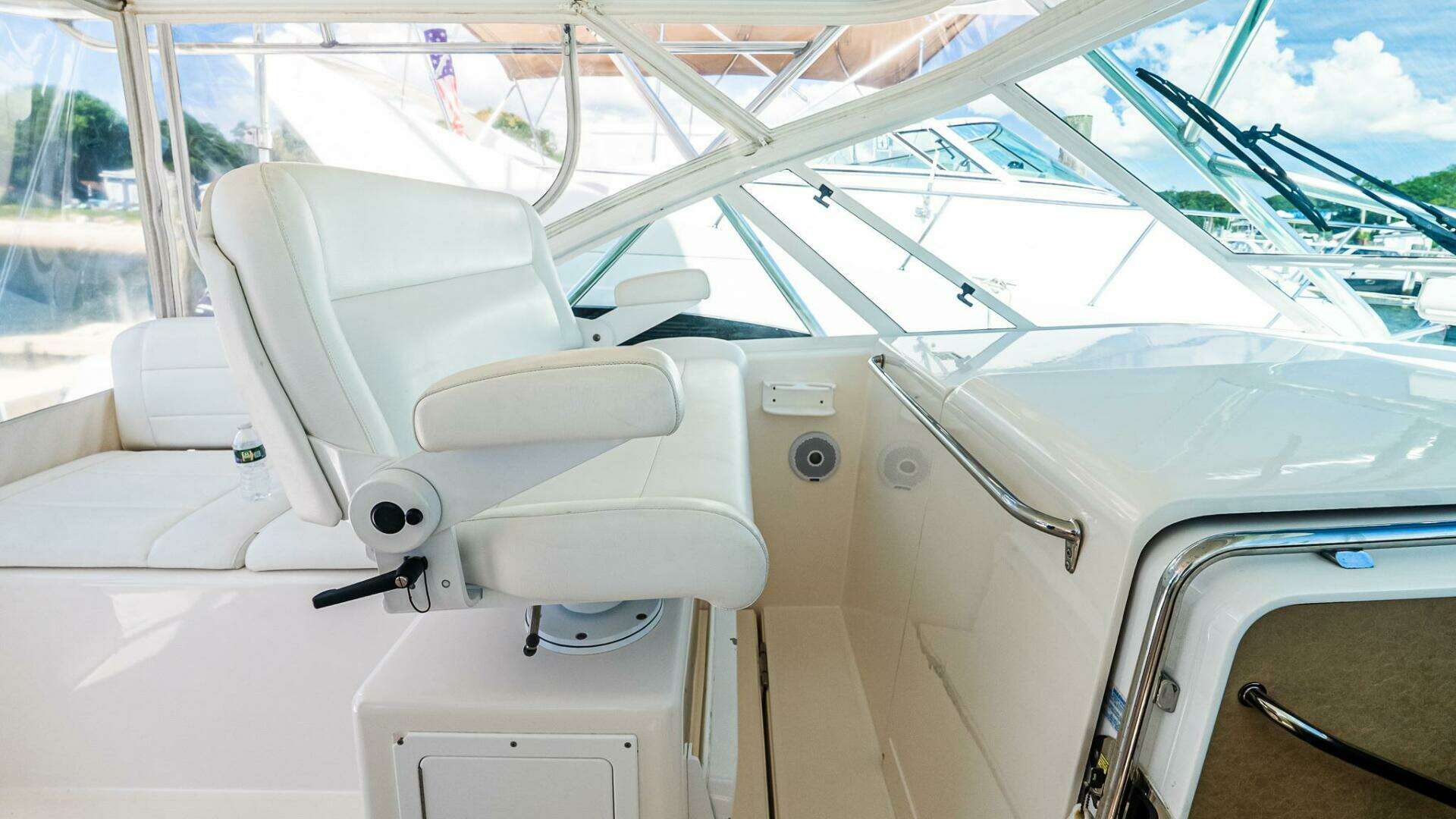 2008 Cabo 38 Express - Image 15