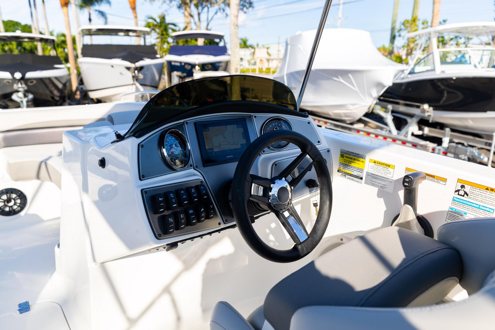2024 Hurricane SunDeck Sport 192 RL OB - 17