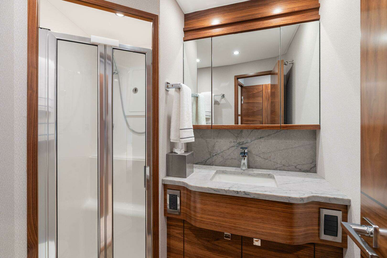 2026 Viking 74 Convertible - Image 16