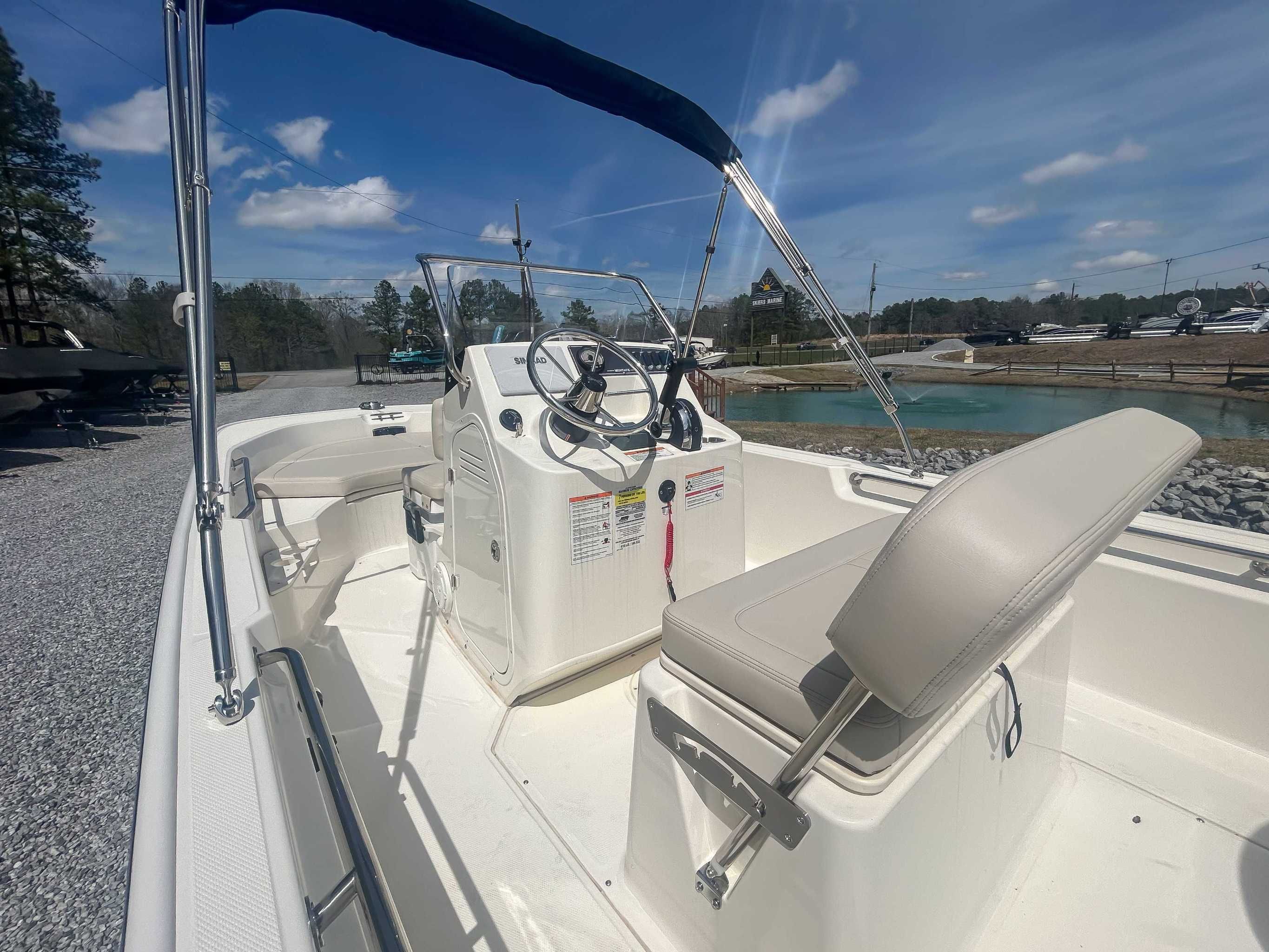 2025 Boston Whaler 170 Montauk - 11