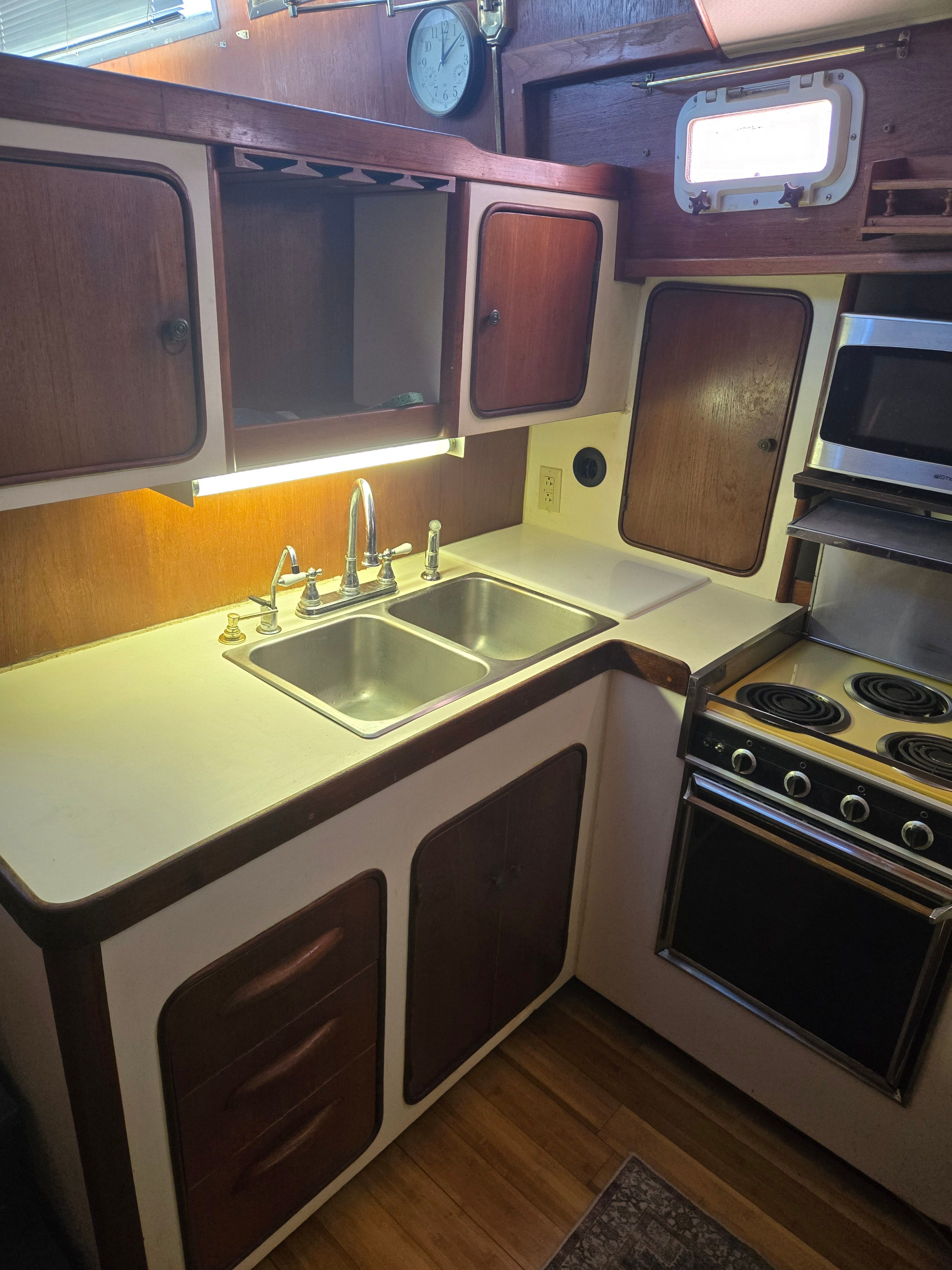 1979 Gulfstar Motor Cruiser - 37