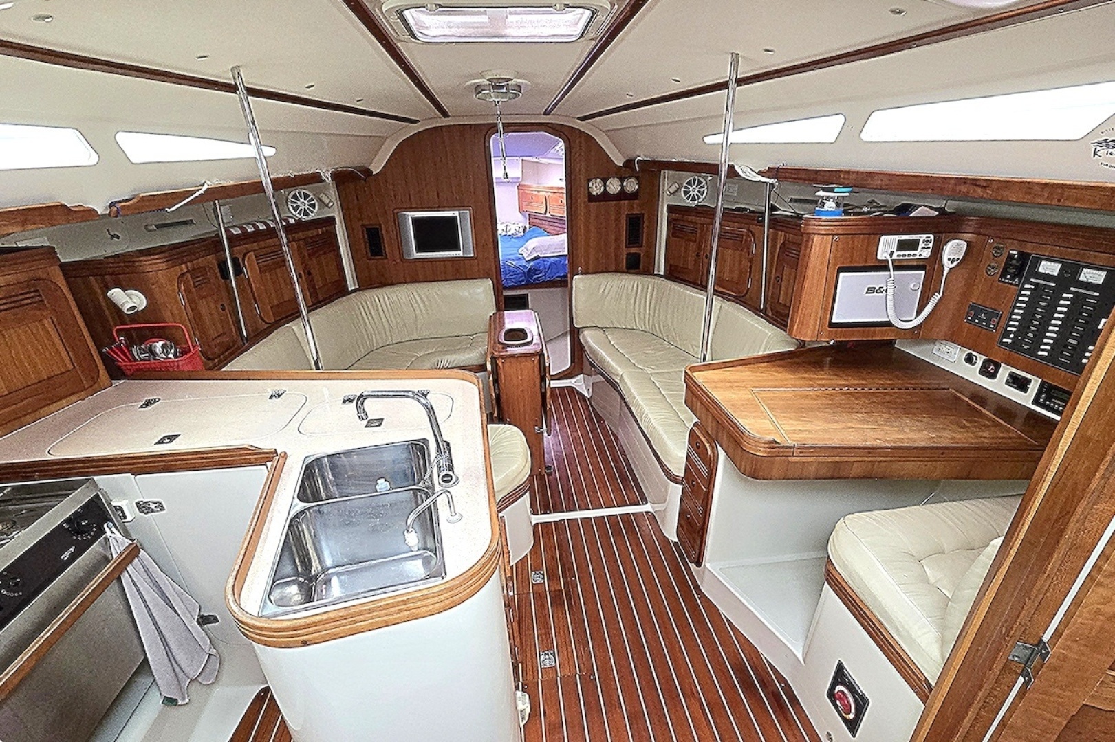 2004 C&C 121 - Image 4